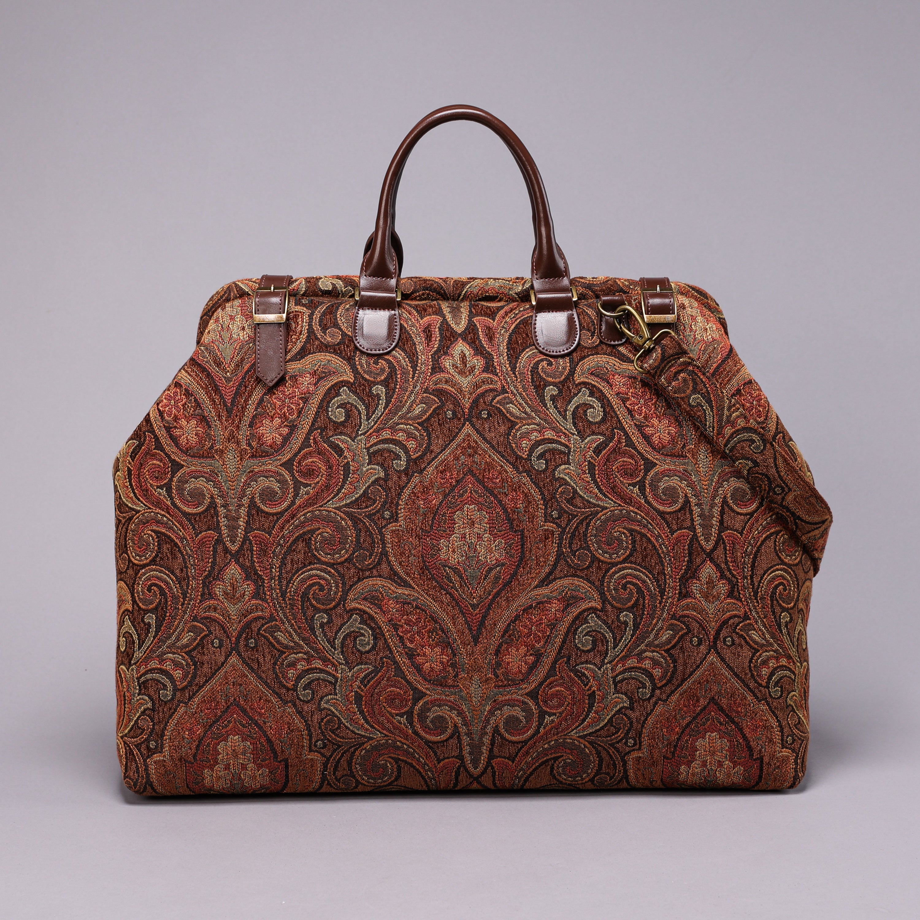 Damask D. Brown – MCW CARPETBAGS