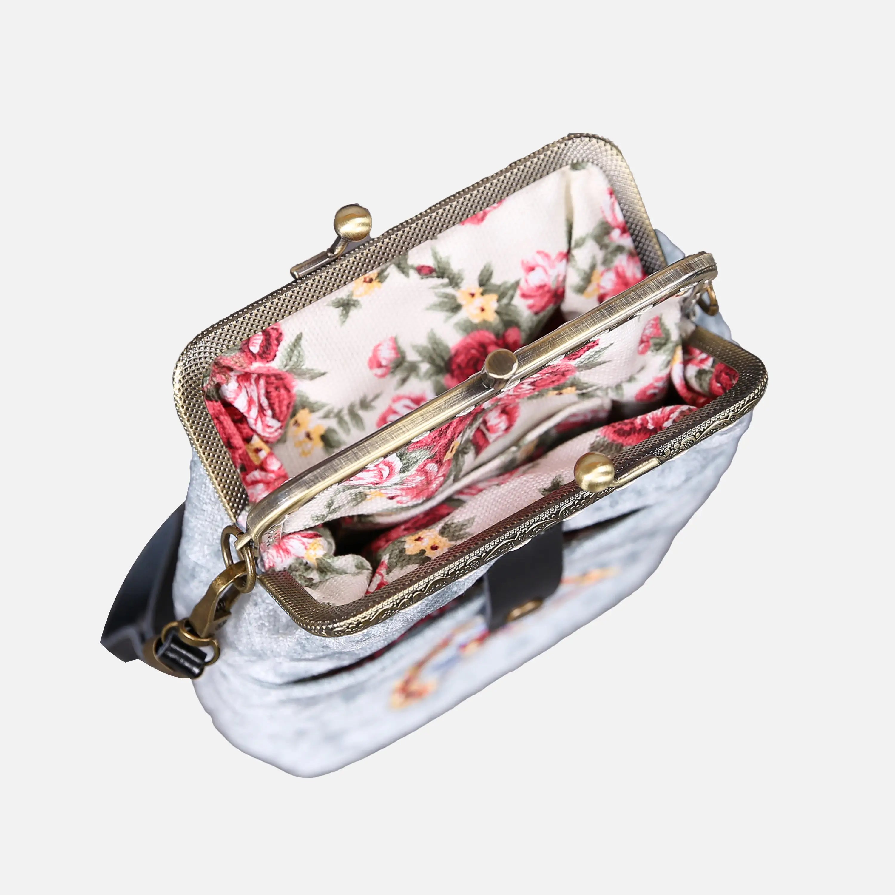 AHS the Devils Mouth Carpet Phone Case Carpetbag of America standing