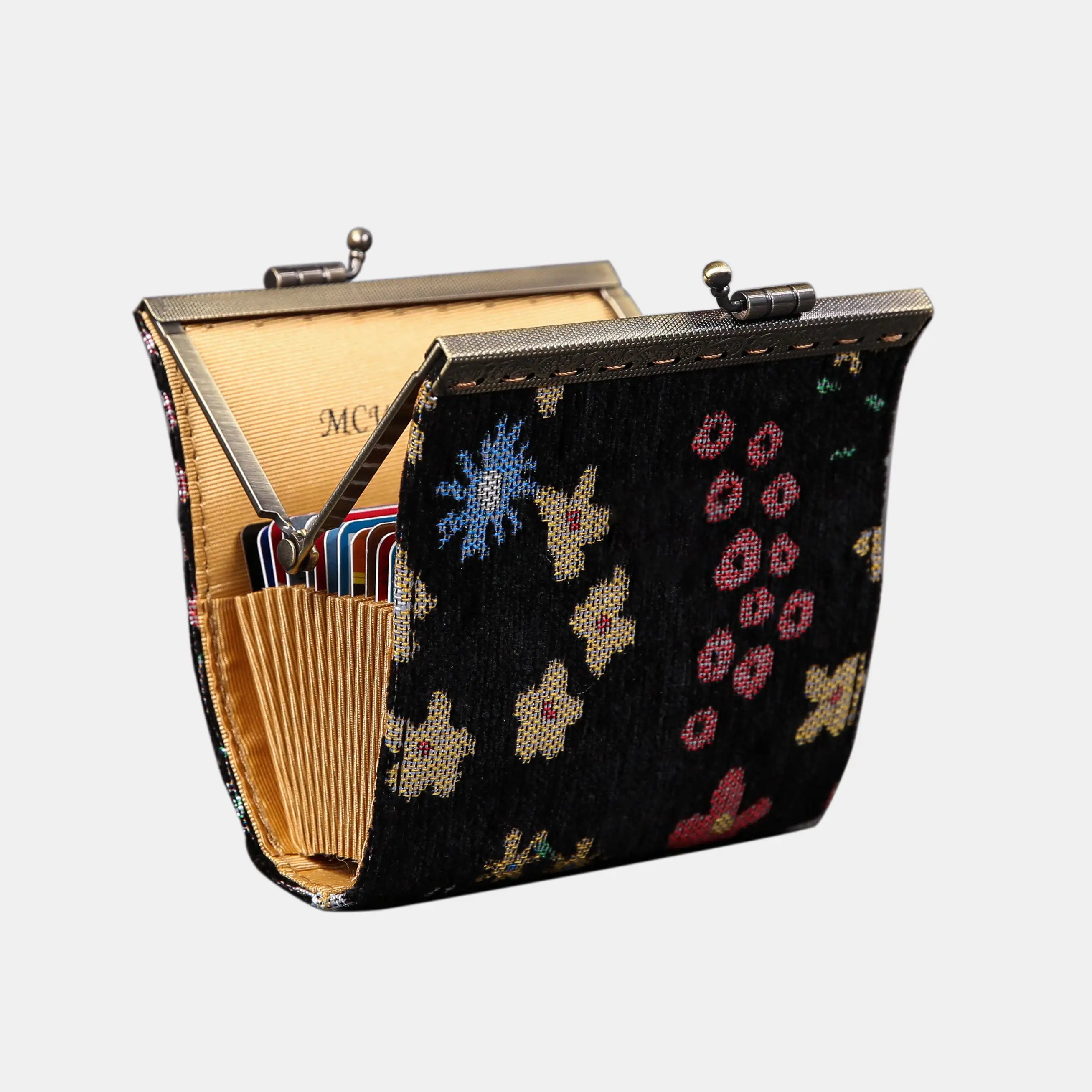 Botanical Garden Card Wallet of America filled with card sideview