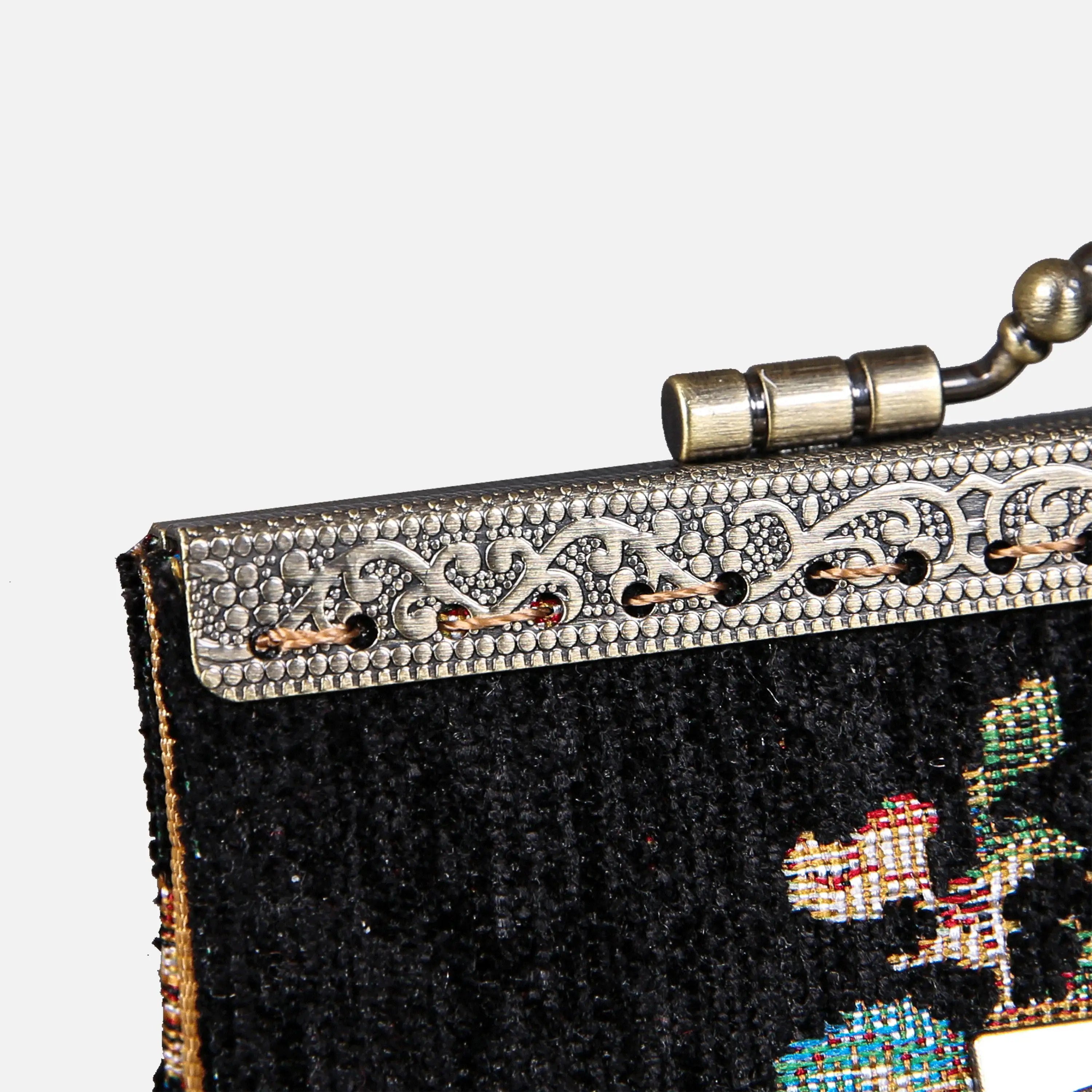 Bouquets Black Card Wallet of America details