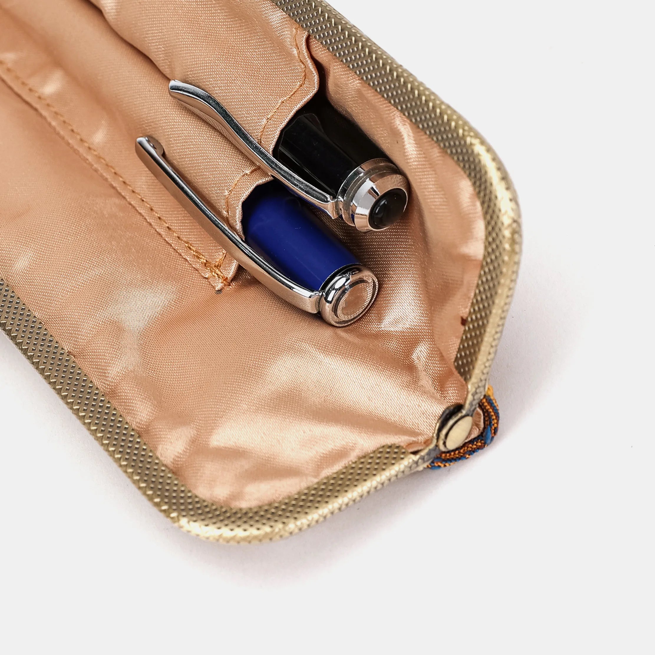 Revival Sienna Duo Pen Case Carpetbag of America detail