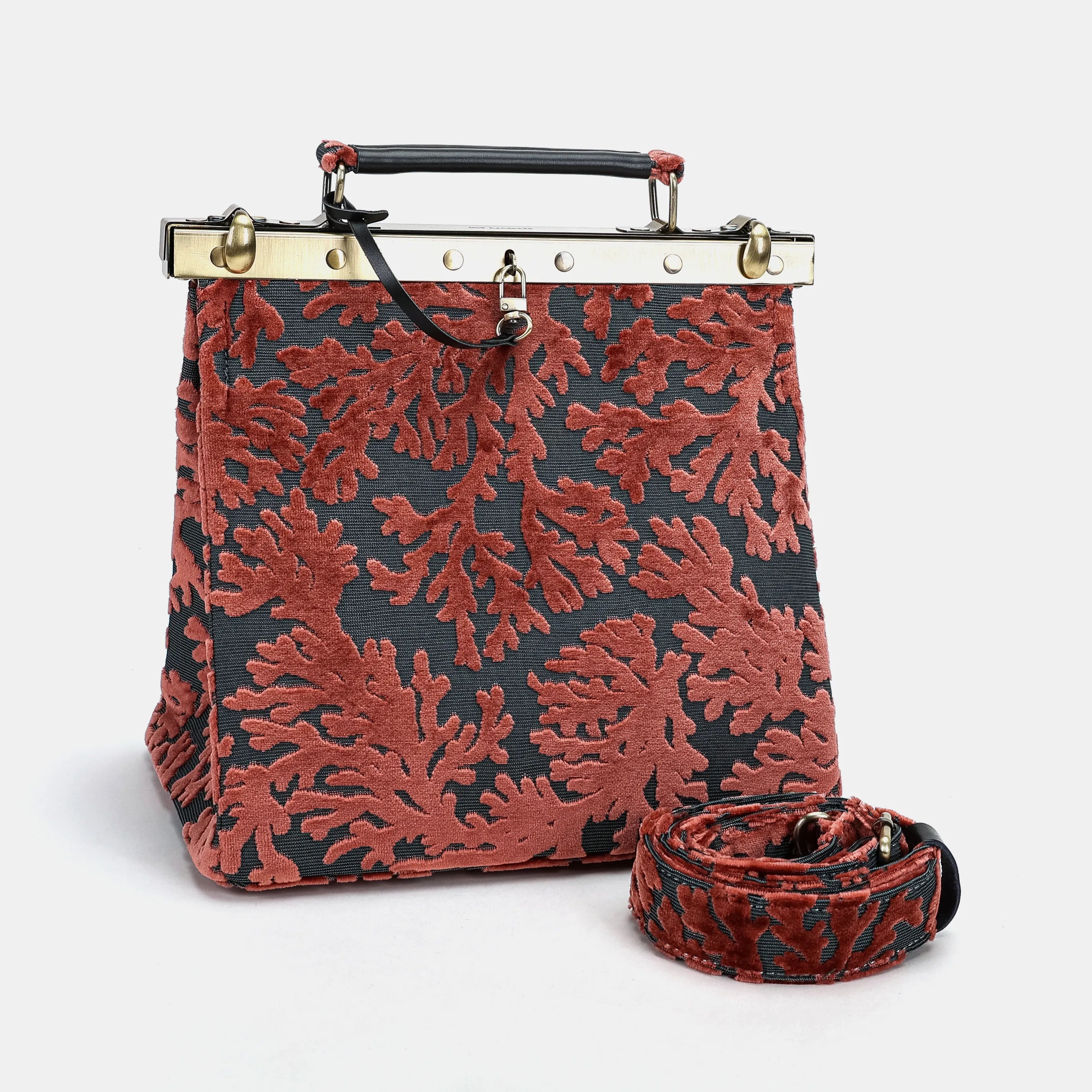 Burnout velvet St Tropez Scuba Coral Cecile Carpet Purse Gladstone Bag of America with shoulder strap