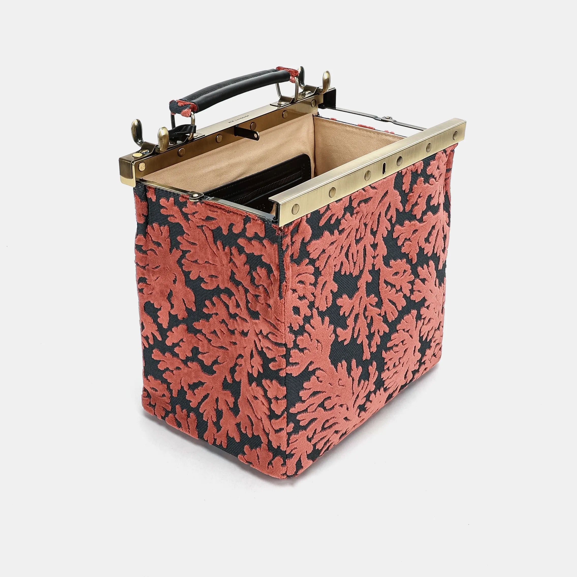 Burnout velvet St Tropez Scuba Coral Cecile Carpet Purse Gladstone Bag of America open and stand