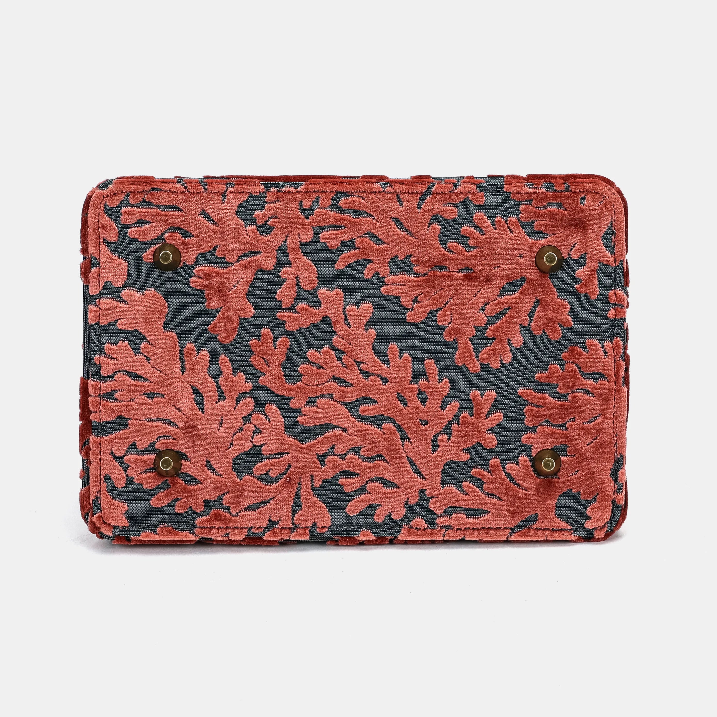 Burnout velvet St Tropez Scuba Coral Cecile Carpet Purse Gladstone Bag of America bottom