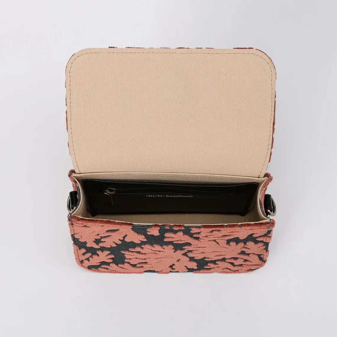 St Tropez Scuba Coral Flap Crossbody Bag carpet bag of America opening