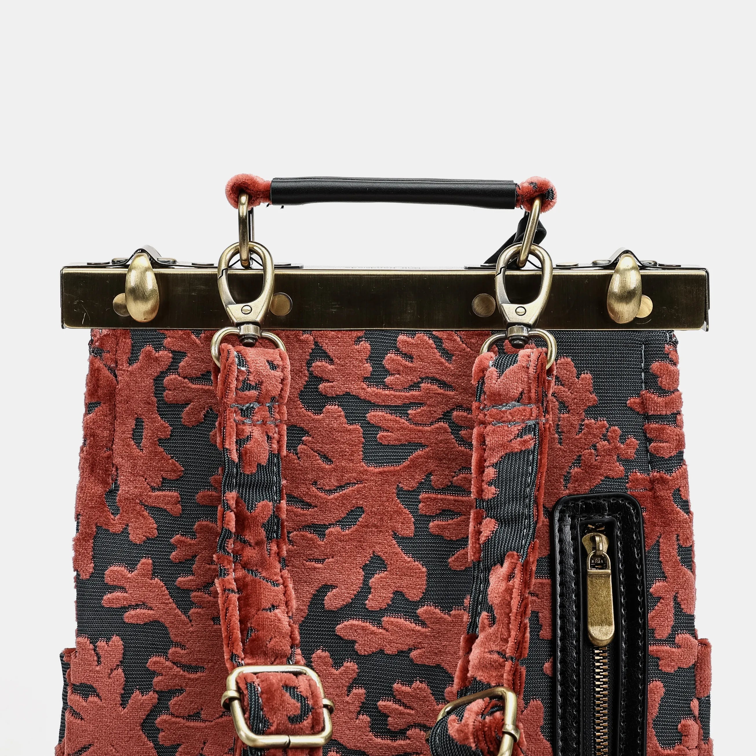 Burnout velvet St Tropez Scuba Coral Helena Carpet Gladstone Backpack of America back details