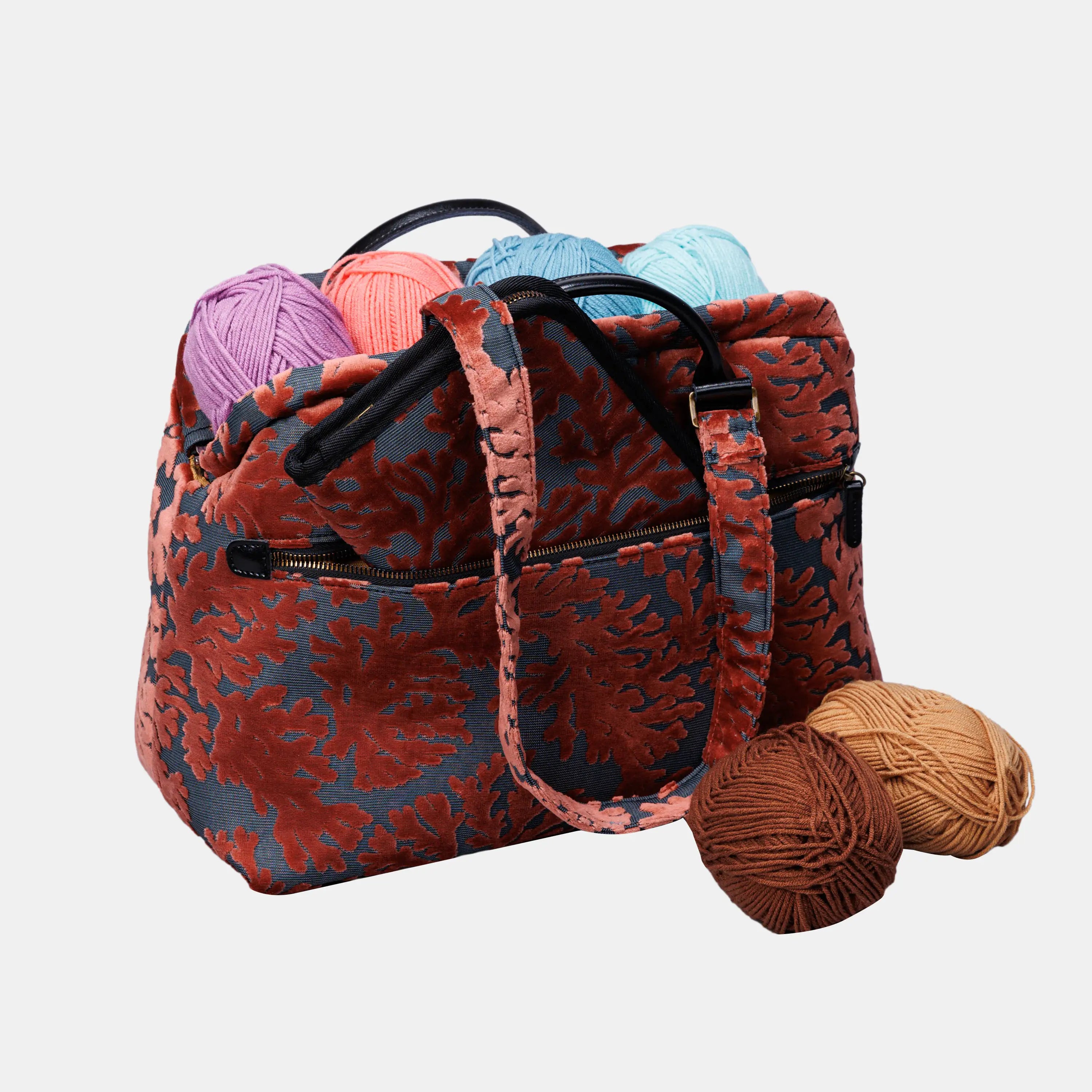 St Tropez Scuba Coral Knitting Project Bag of America-with needle case