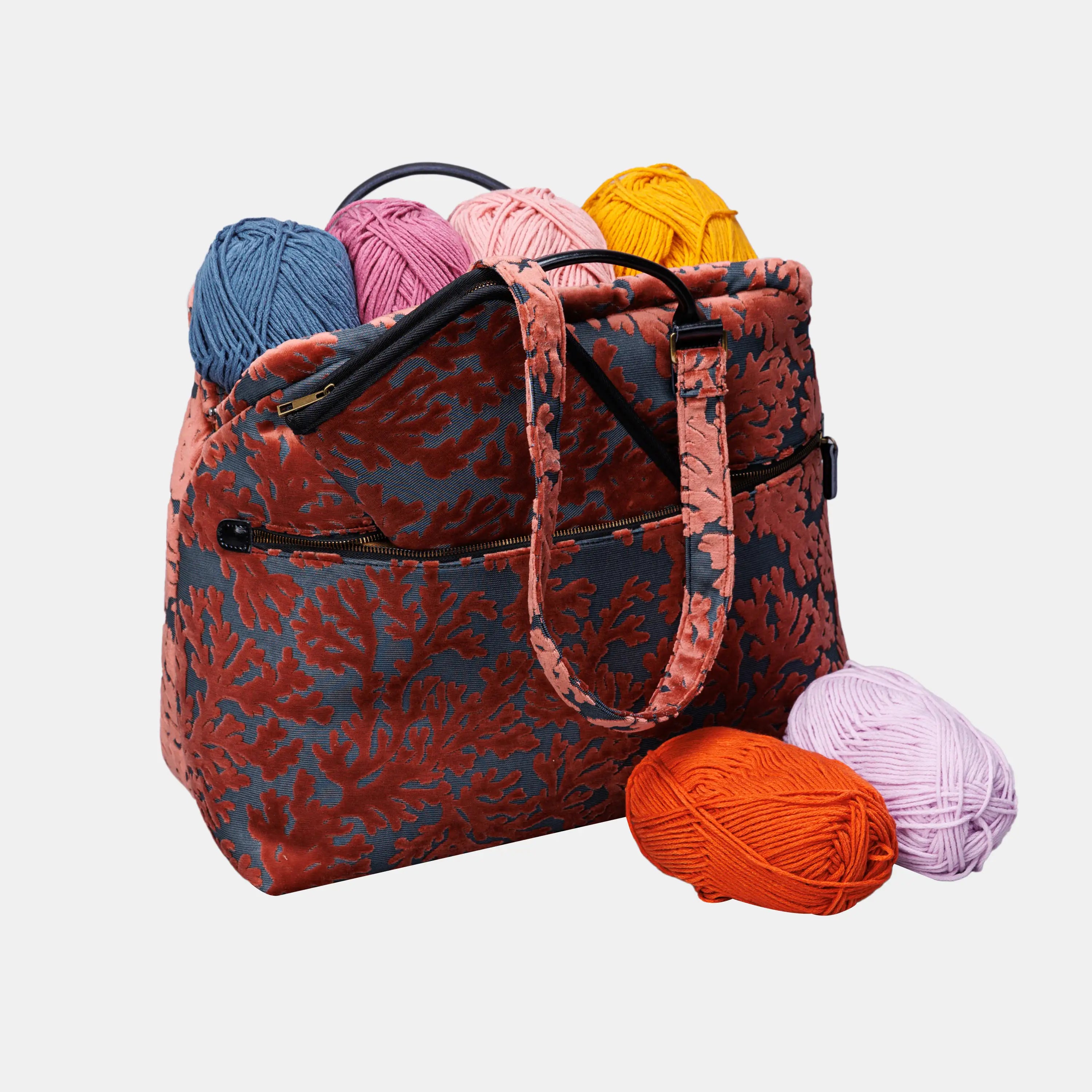 St Tropez Scuba Coral Knitting Project Bag of America-with needle case
