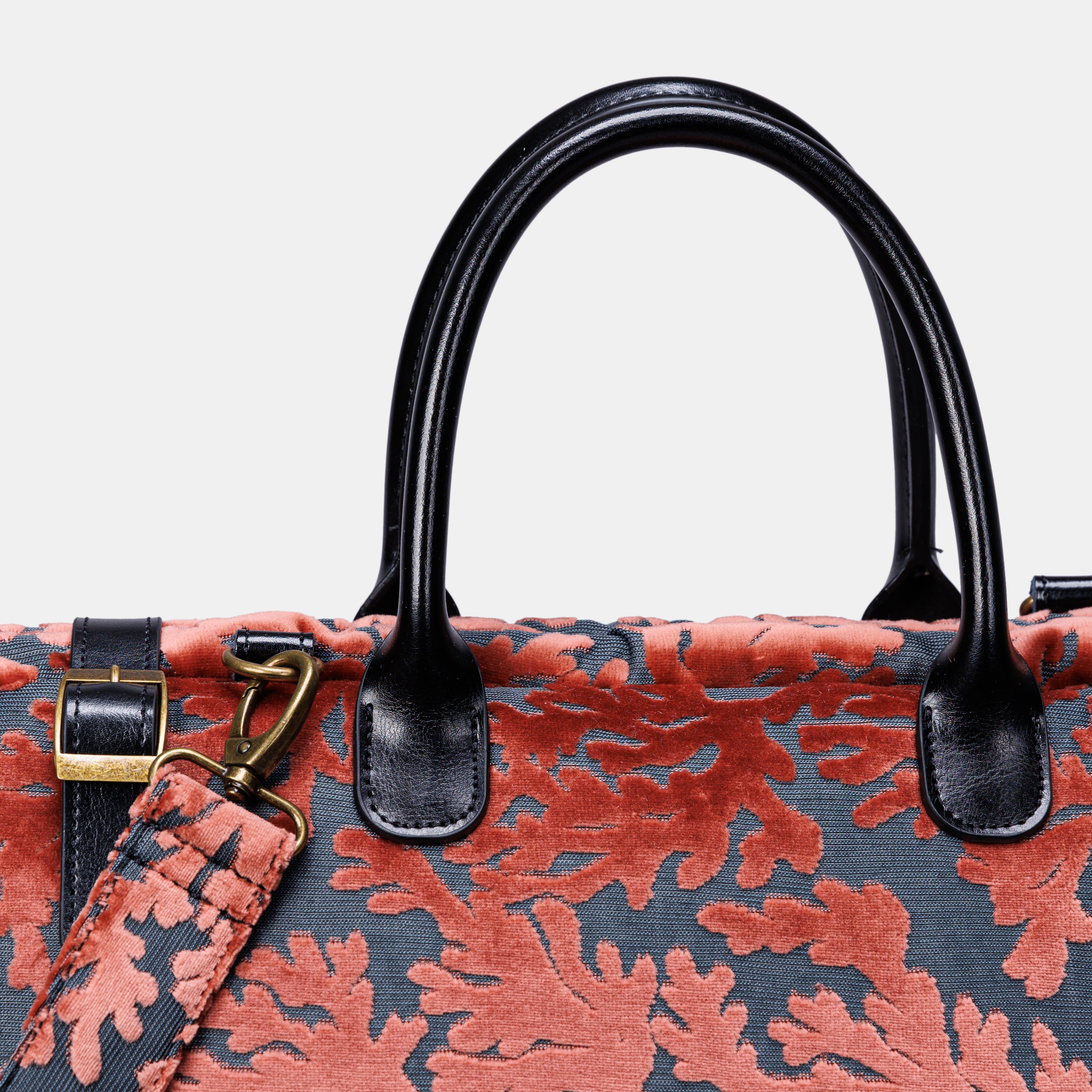 St Tropez Scuba Coral Large Carpetbag of America handle