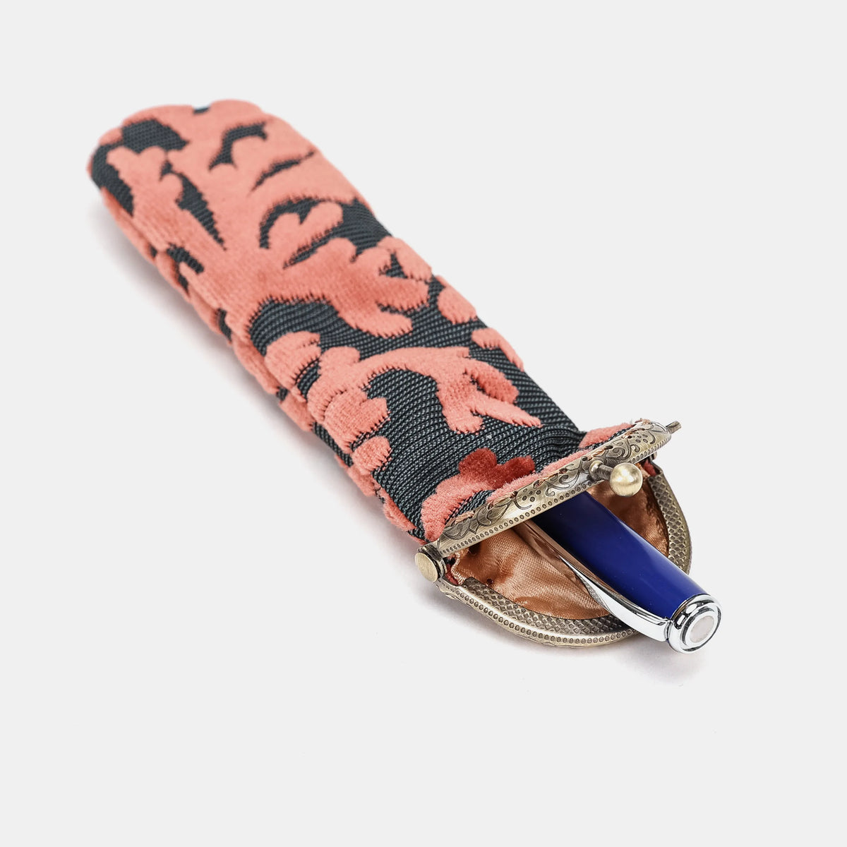 Burnout Velvet St Tropez Scuba Coral Solo Pen Case of America in use