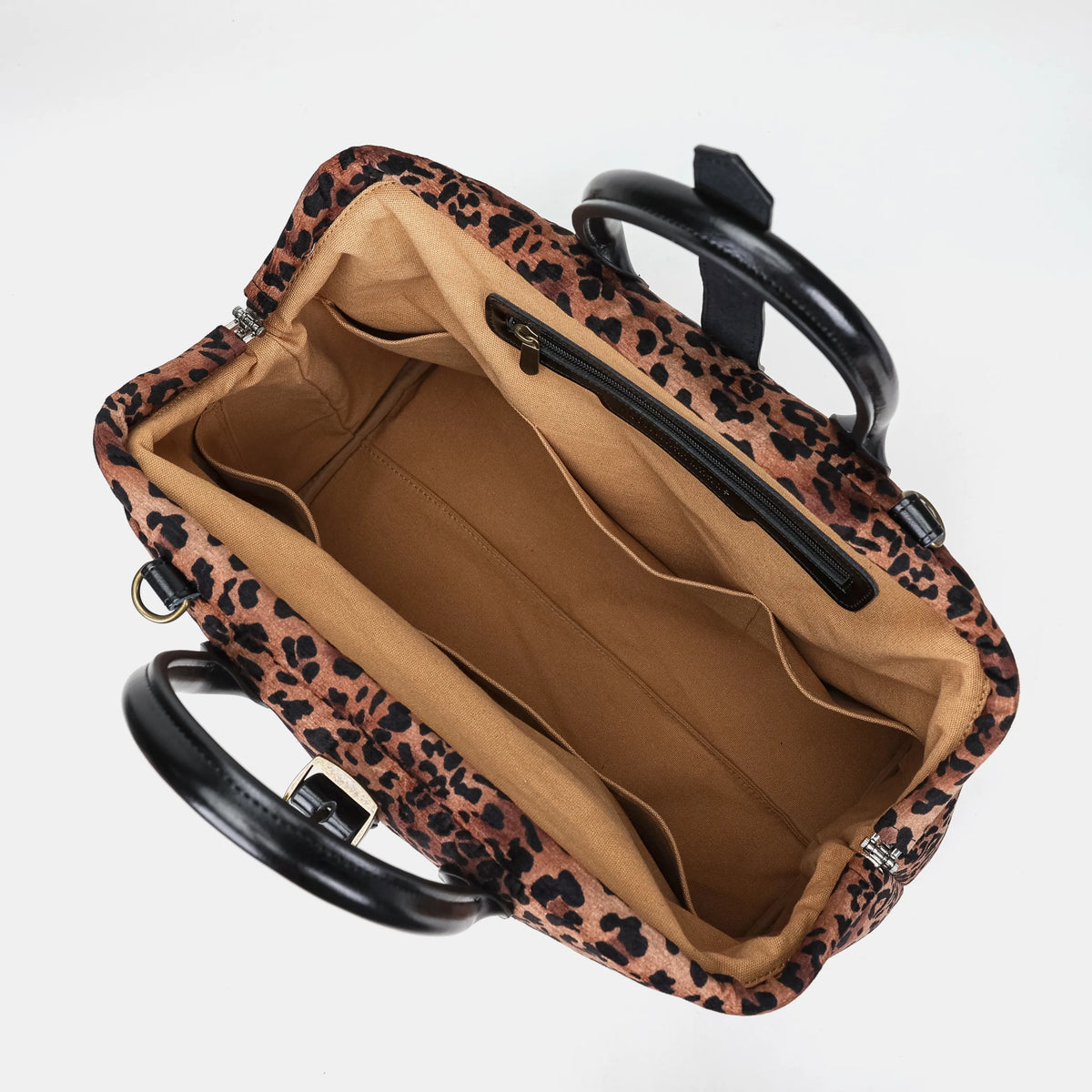 Leopard Classic Mary Poppins Weekender Carpetbag of America inside