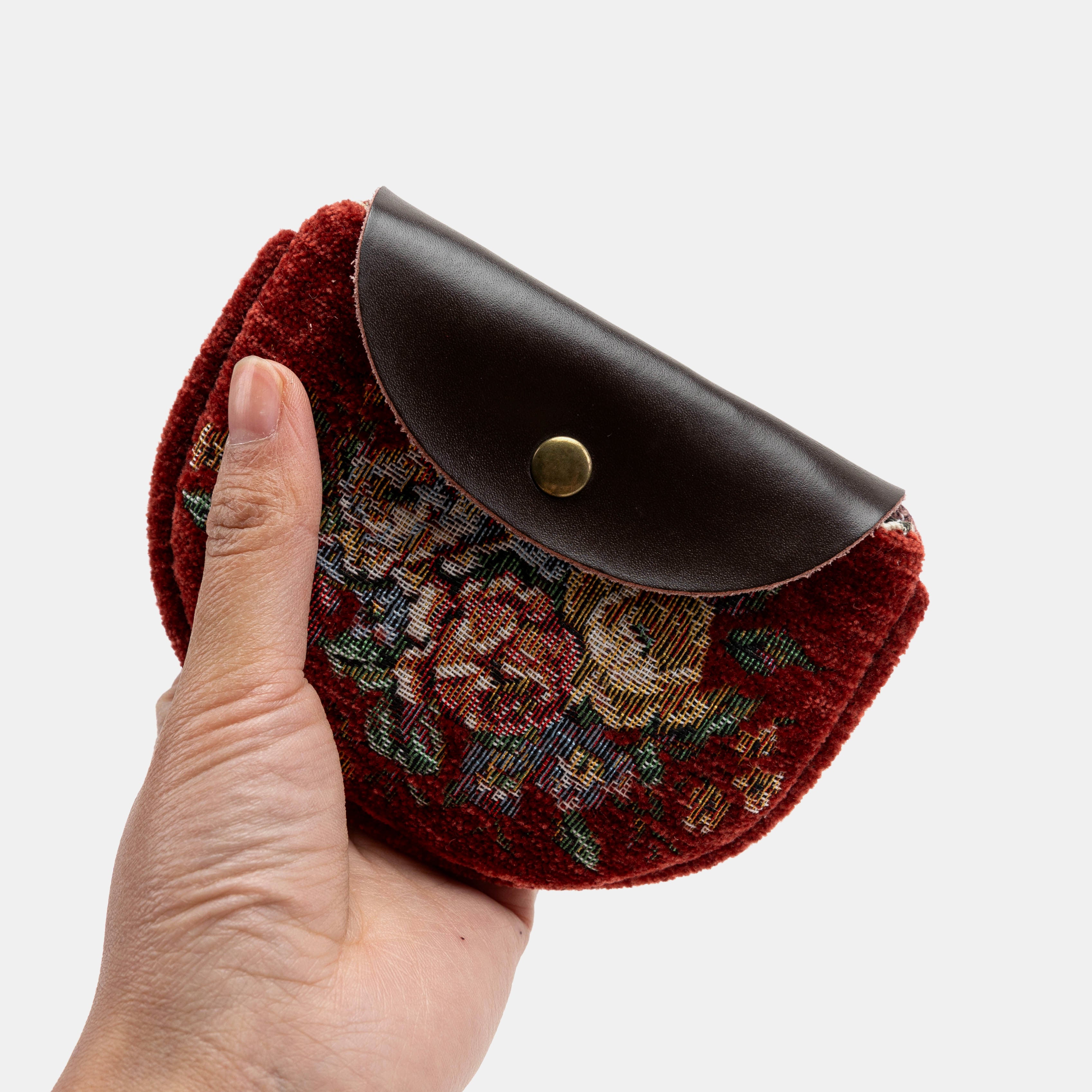 Rose Series Red Rosary Bag Carpetbag of America closing