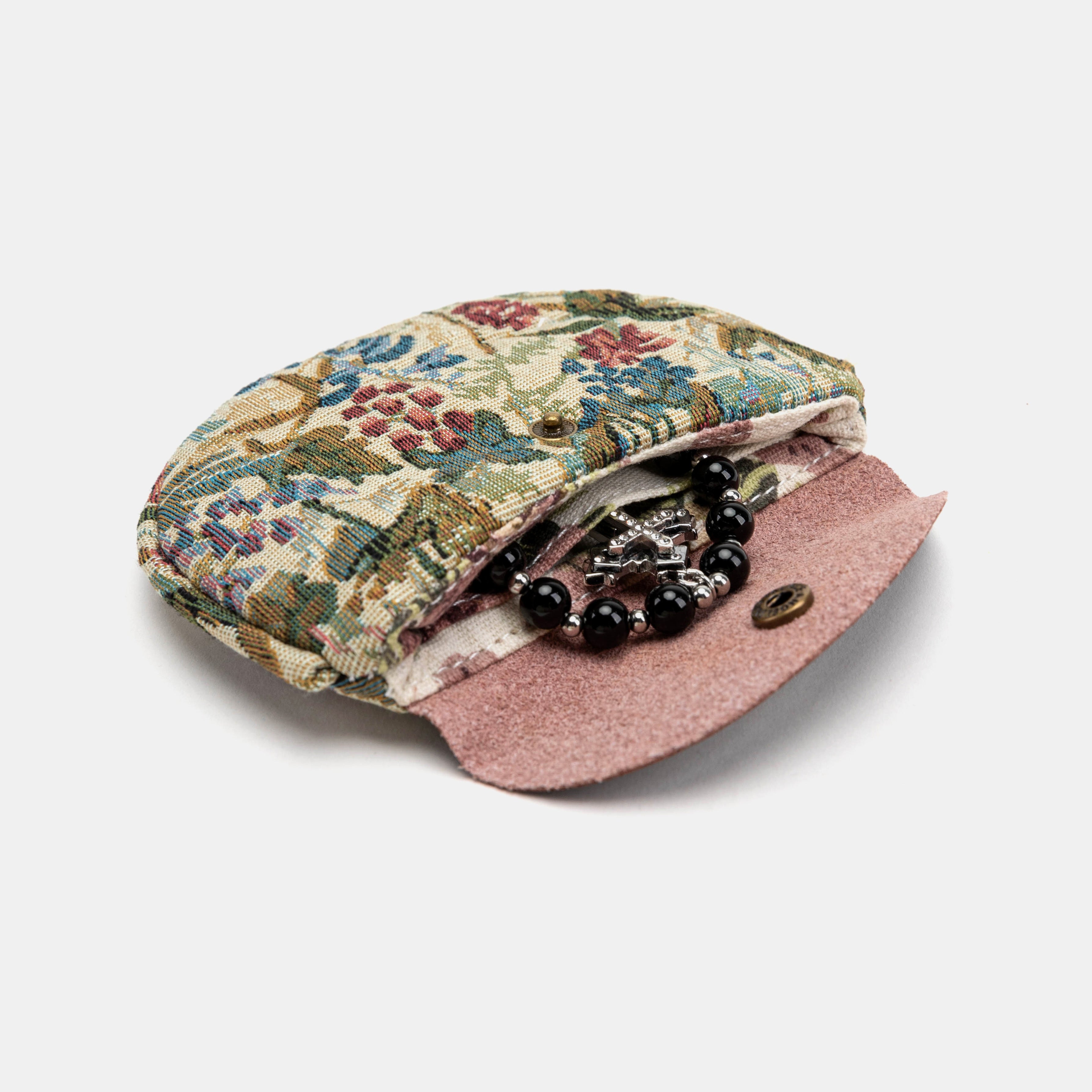 Spring Valley Rosary Bag Carpetbag of America opening forward