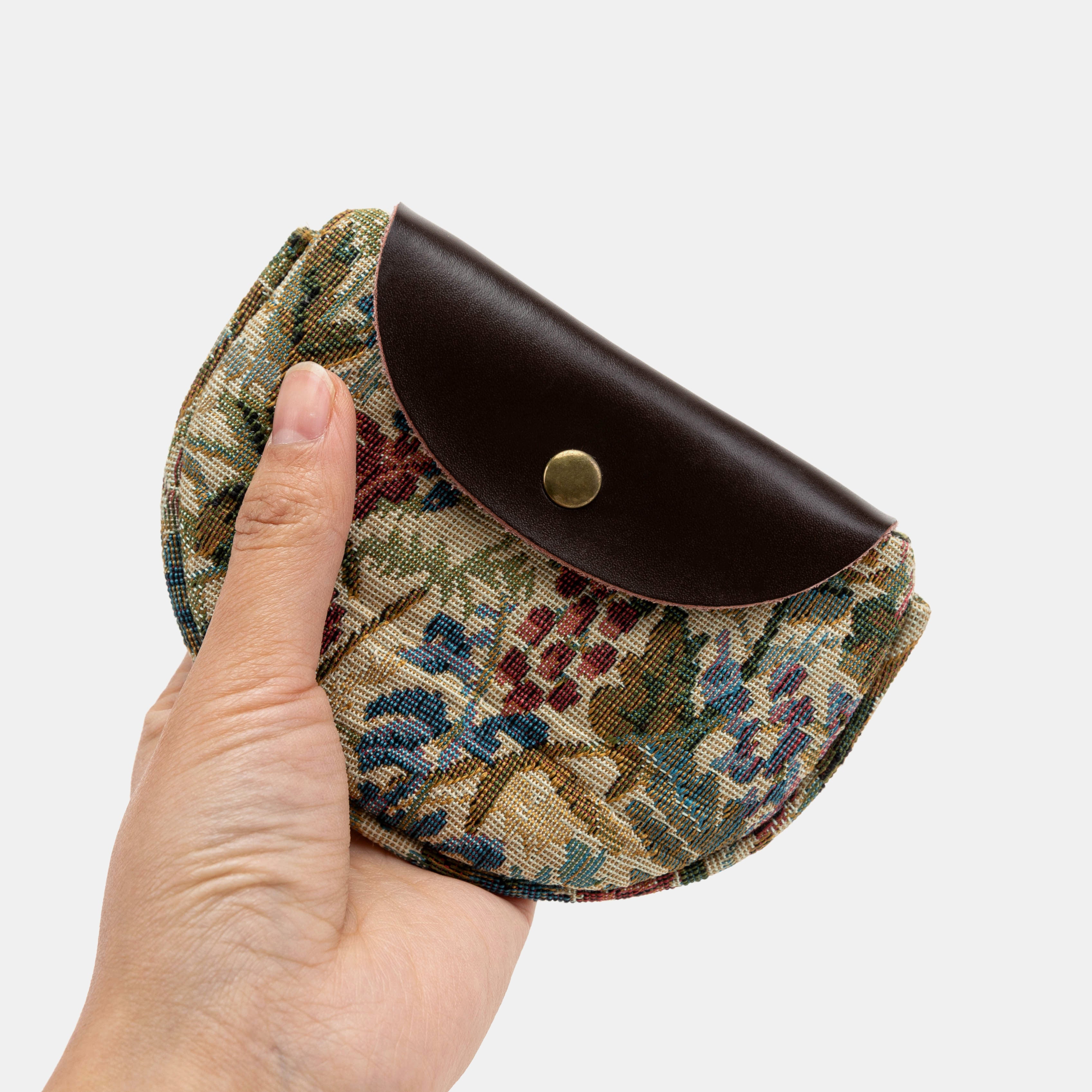Spring Valley Rosary Bag Carpetbag of America holding