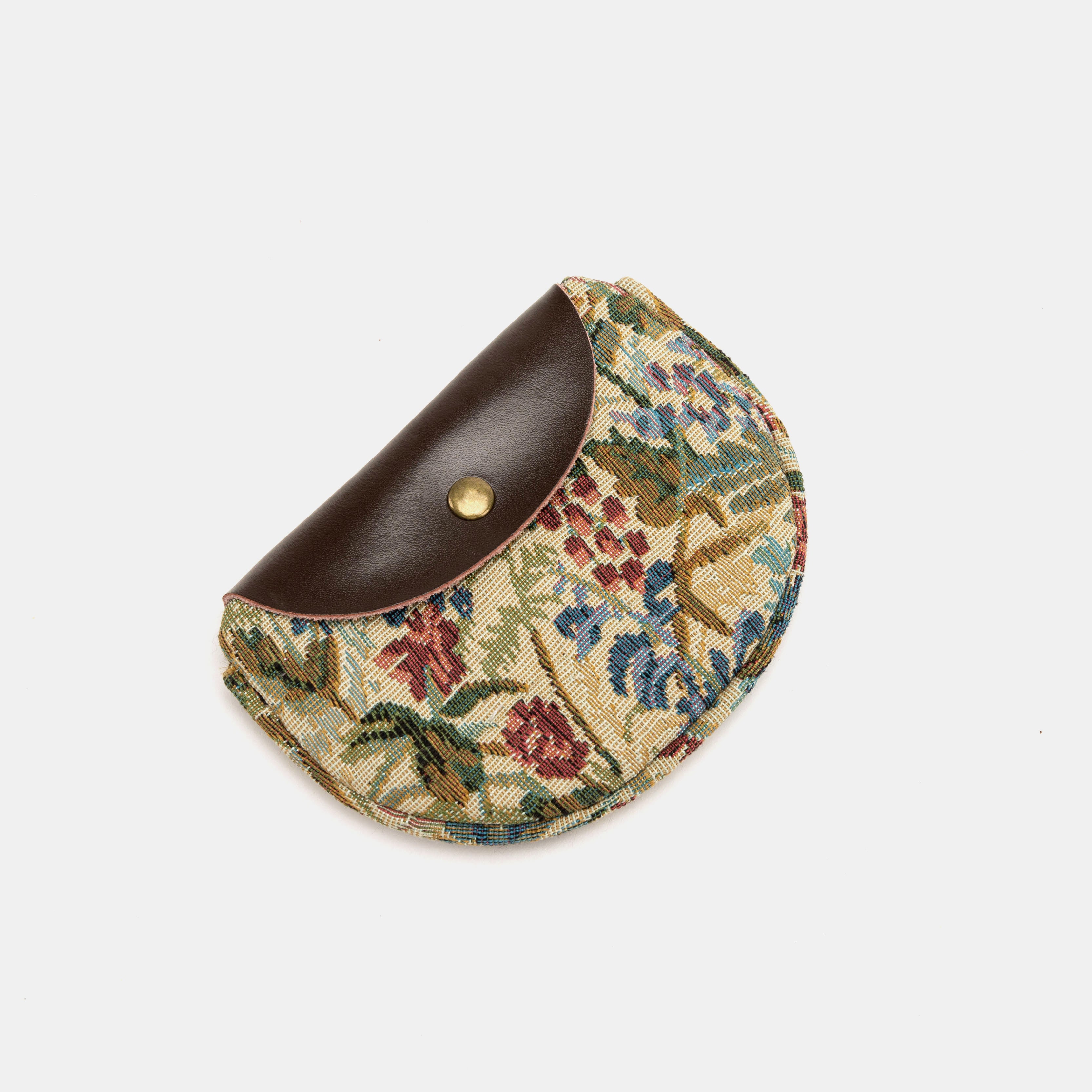 Spring Valley Rosary Bag Carpetbag of America lay flat