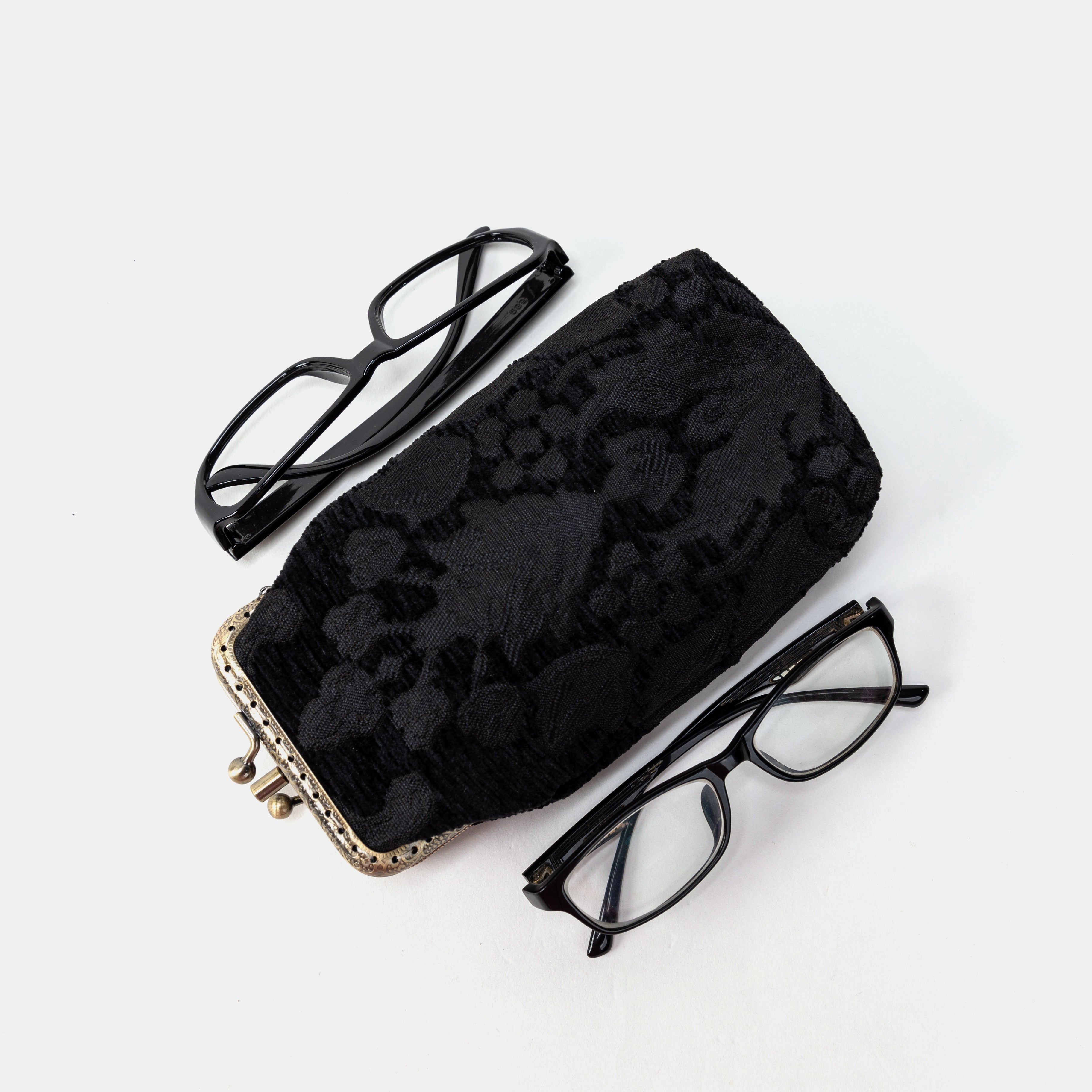 Victorian Blossom black Carpet Eyeglasses Case with eyeglasses two side