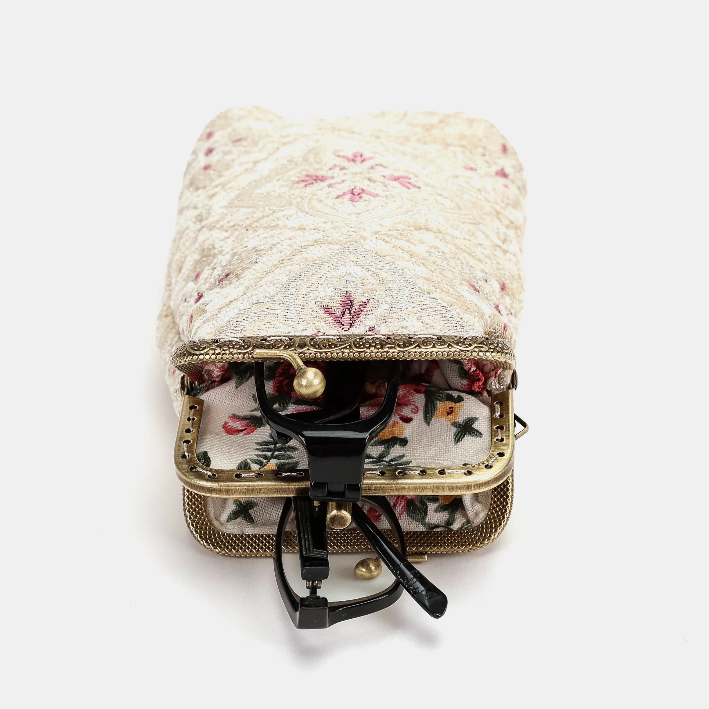 Ethnic Cream Carpet Eyeglasses Case Carpetbag of America opening toward-5