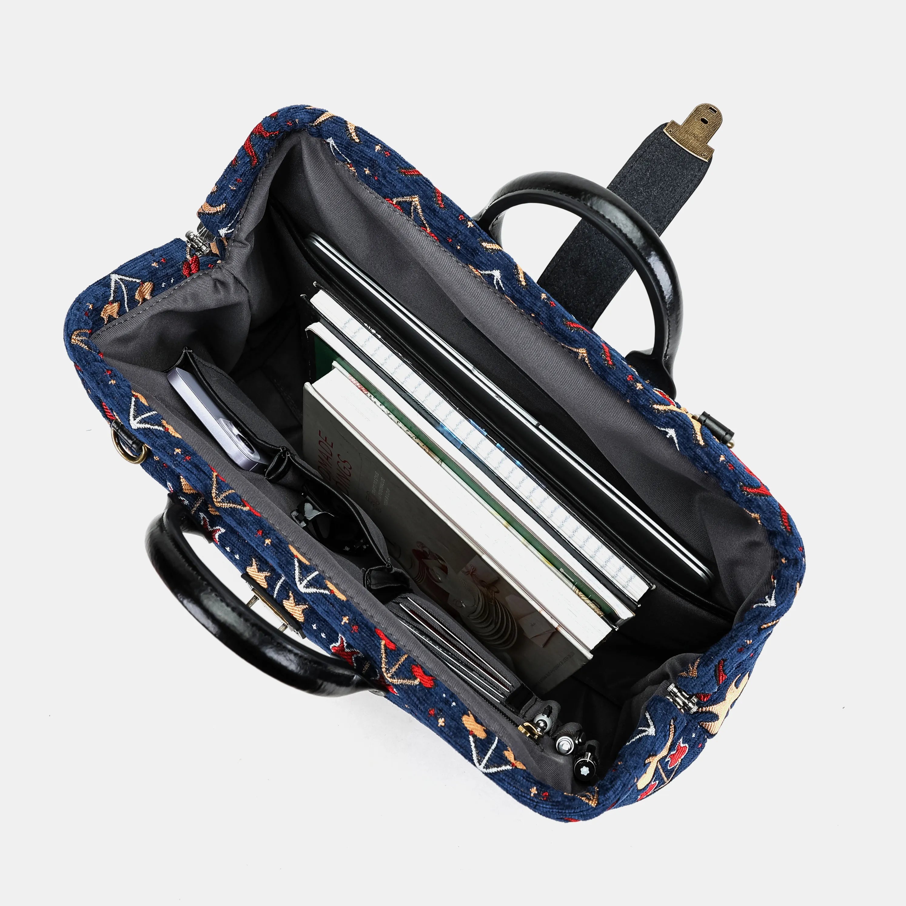 Poppy Bloom Carpetbag of America in use