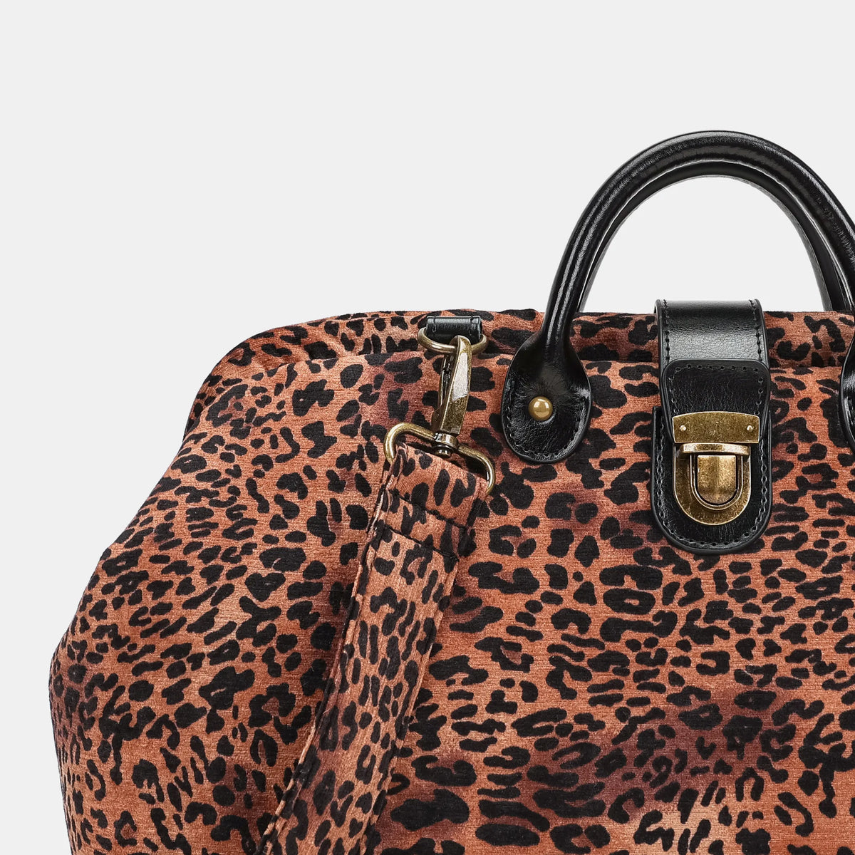 Leopard Classic Laptop Work Bag Carpetbag of America details