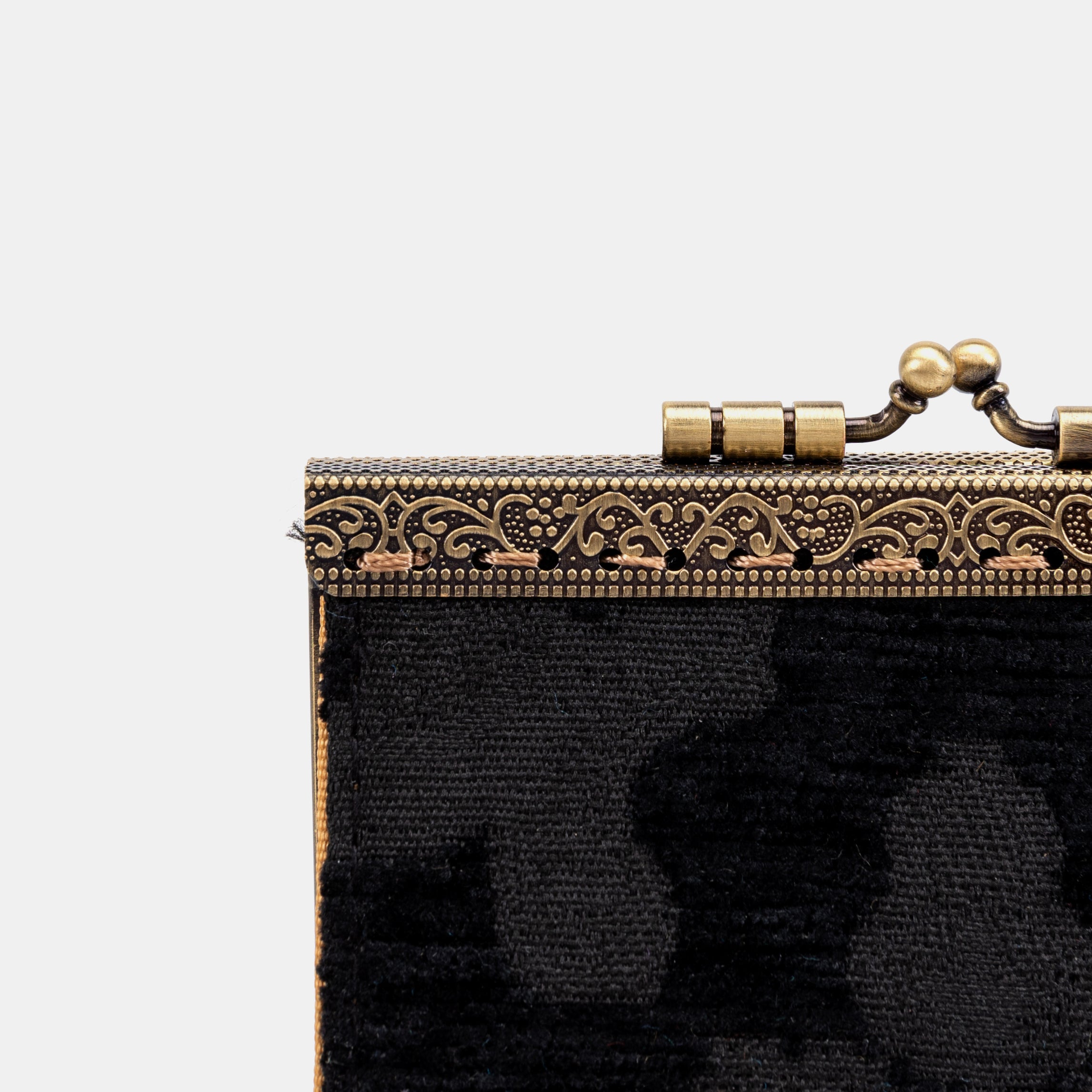 Victorian Blossom Black/Black Card Wallet Carpetbag of America 17 slots detail