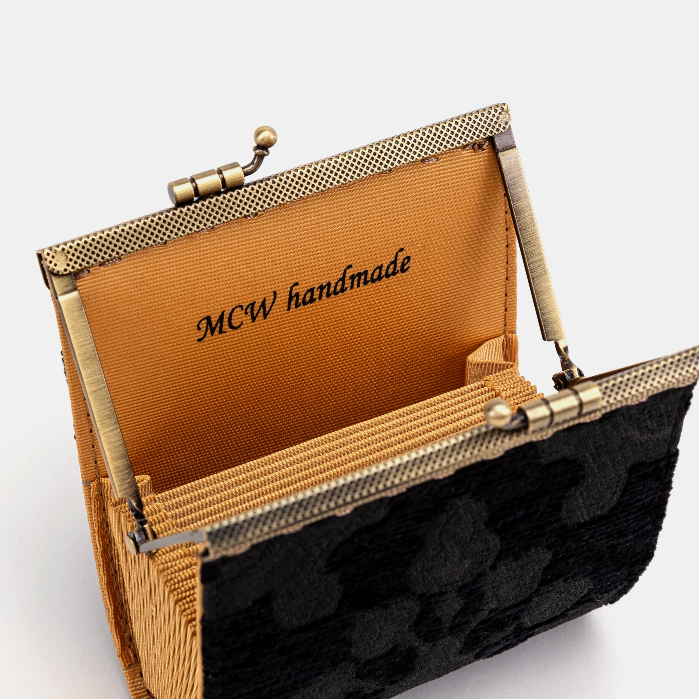 Victorian Blossom Black/Black Card Wallet Carpetbag of America logo