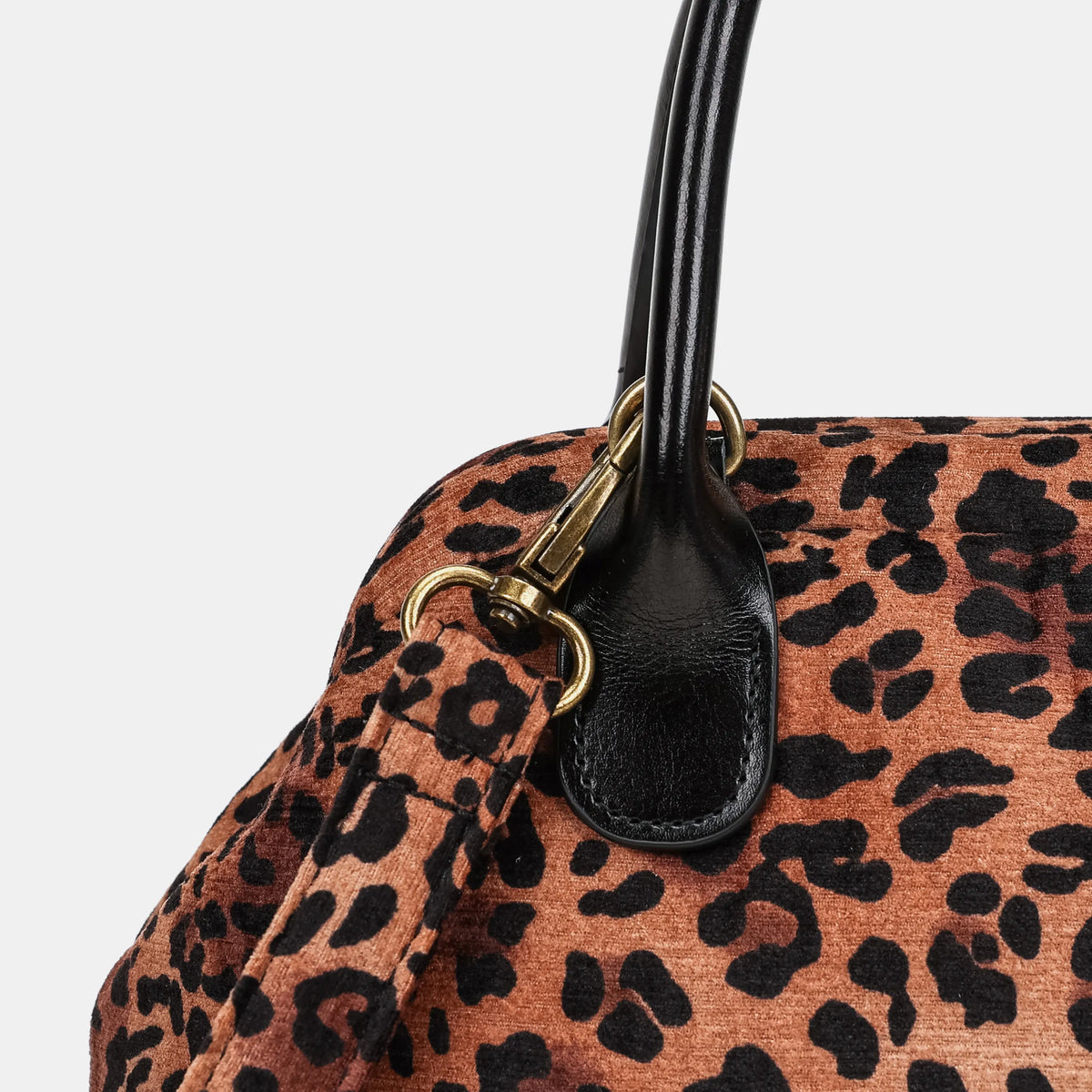 Leopard Classic Carpet Satchel Carpetbag of America details