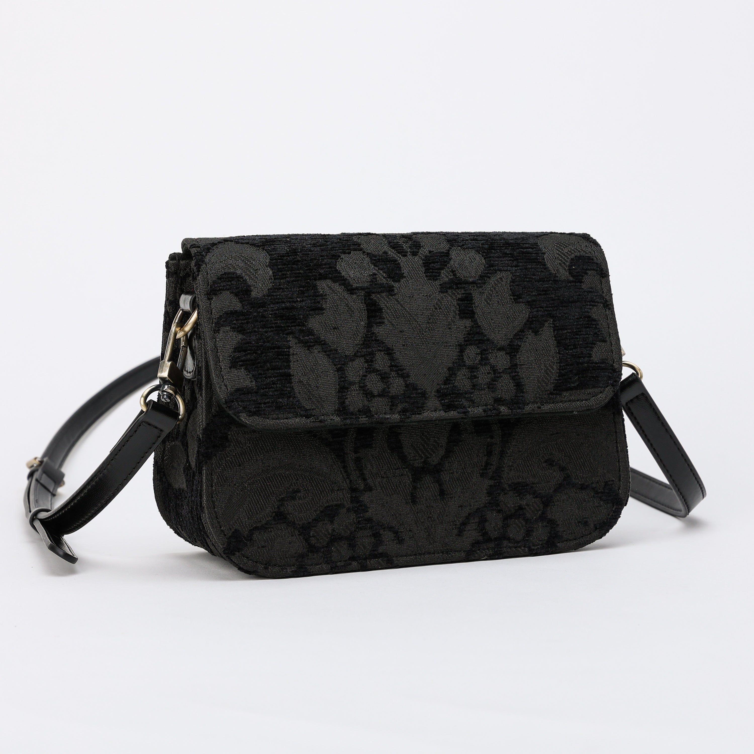 Victorian Blossom blk Flap Crossbody Bag carpet bag MCW Handmade