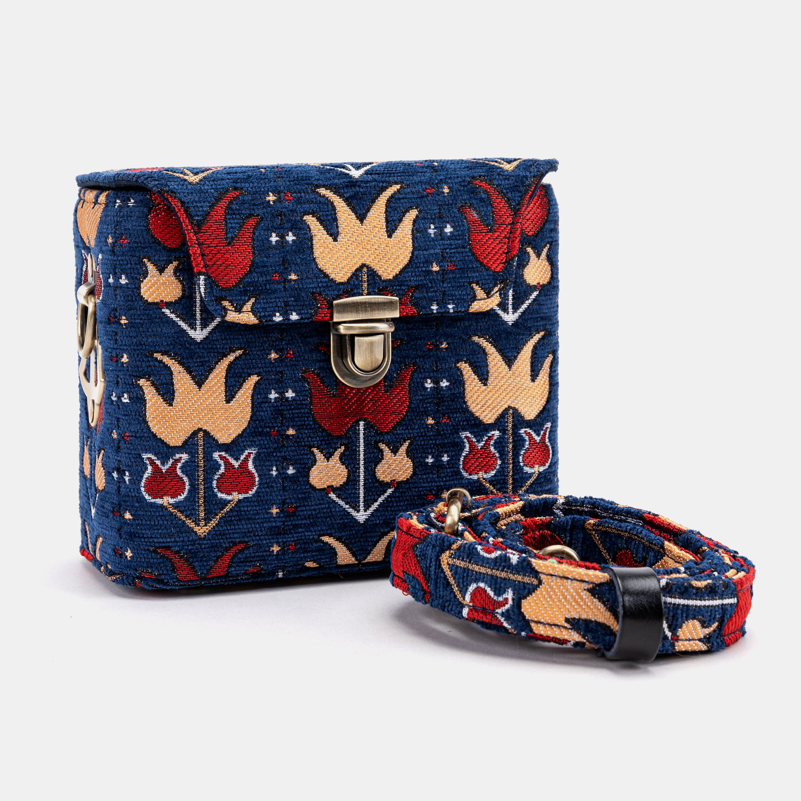 Poppy Bloom Emma Small Train Case Crossbody of America with shoulder strap