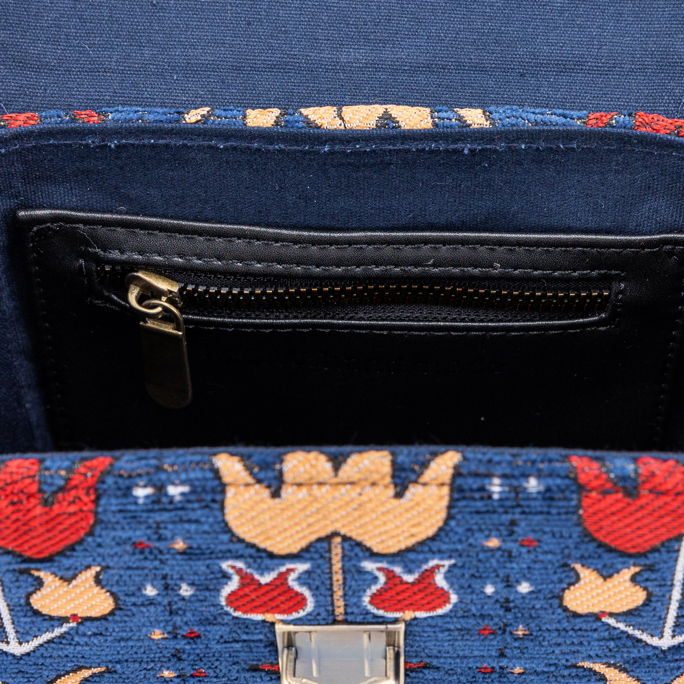 Poppy Bloom Emma Small Train Case Crossbody of America inside