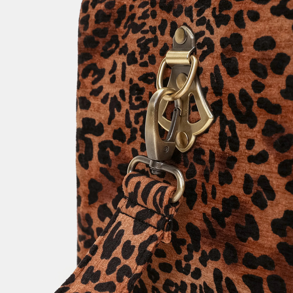 Leopard Classic Josephine Large Train Case Carpetbag of America details