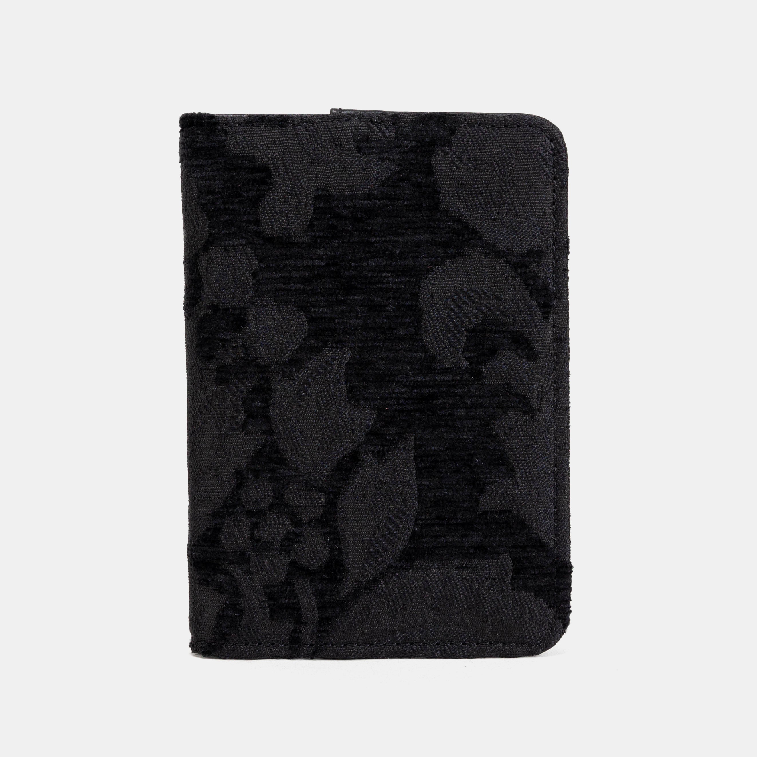 Victorian Blossom Black/Black  Passport Cover