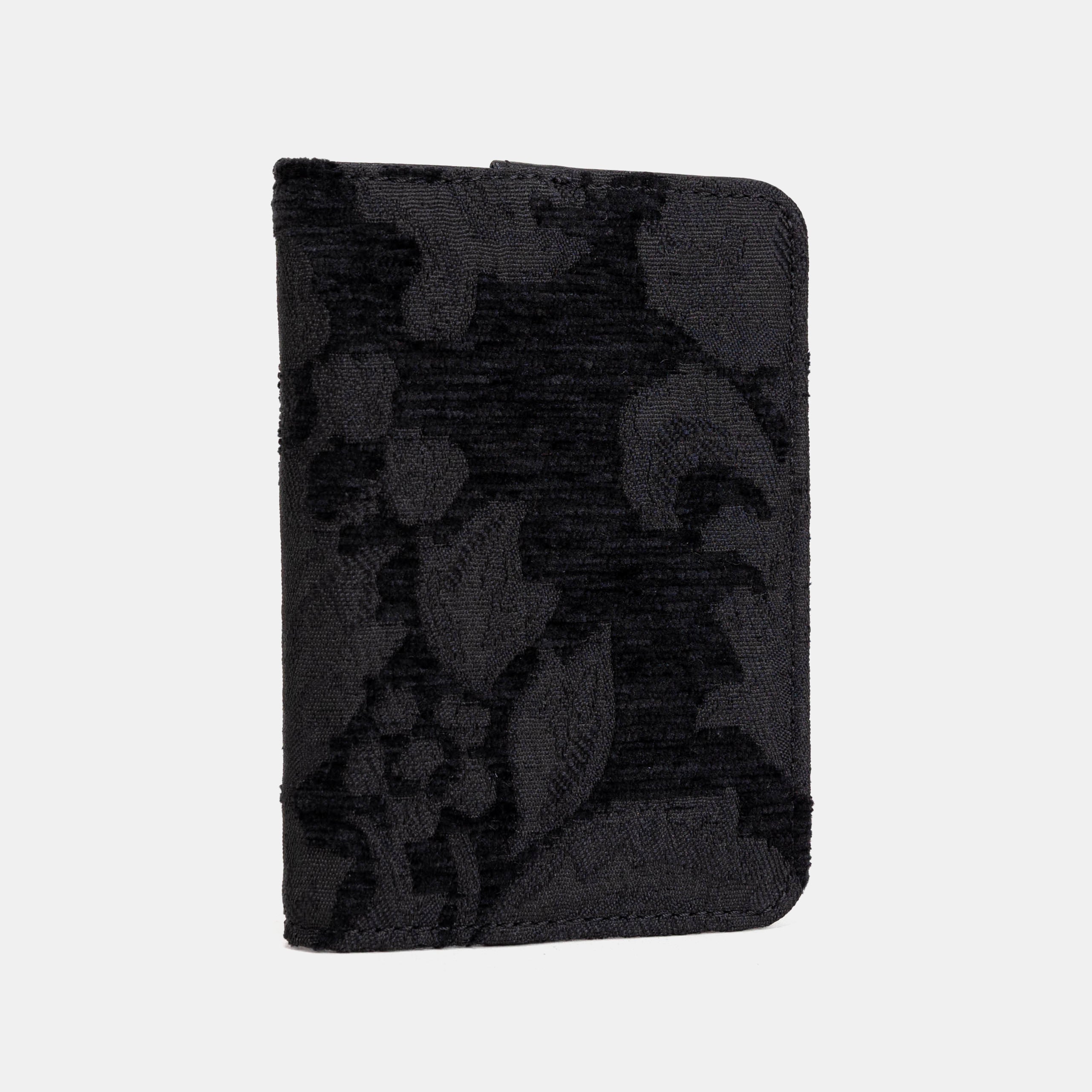 Victorian Blossom Black/Black  Passport Cover