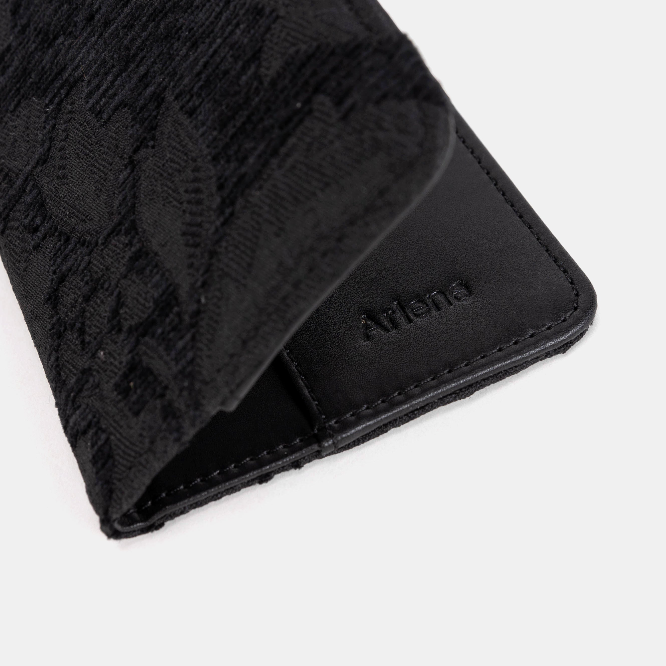 Victorian Blossom Black/Black  Passport Cover