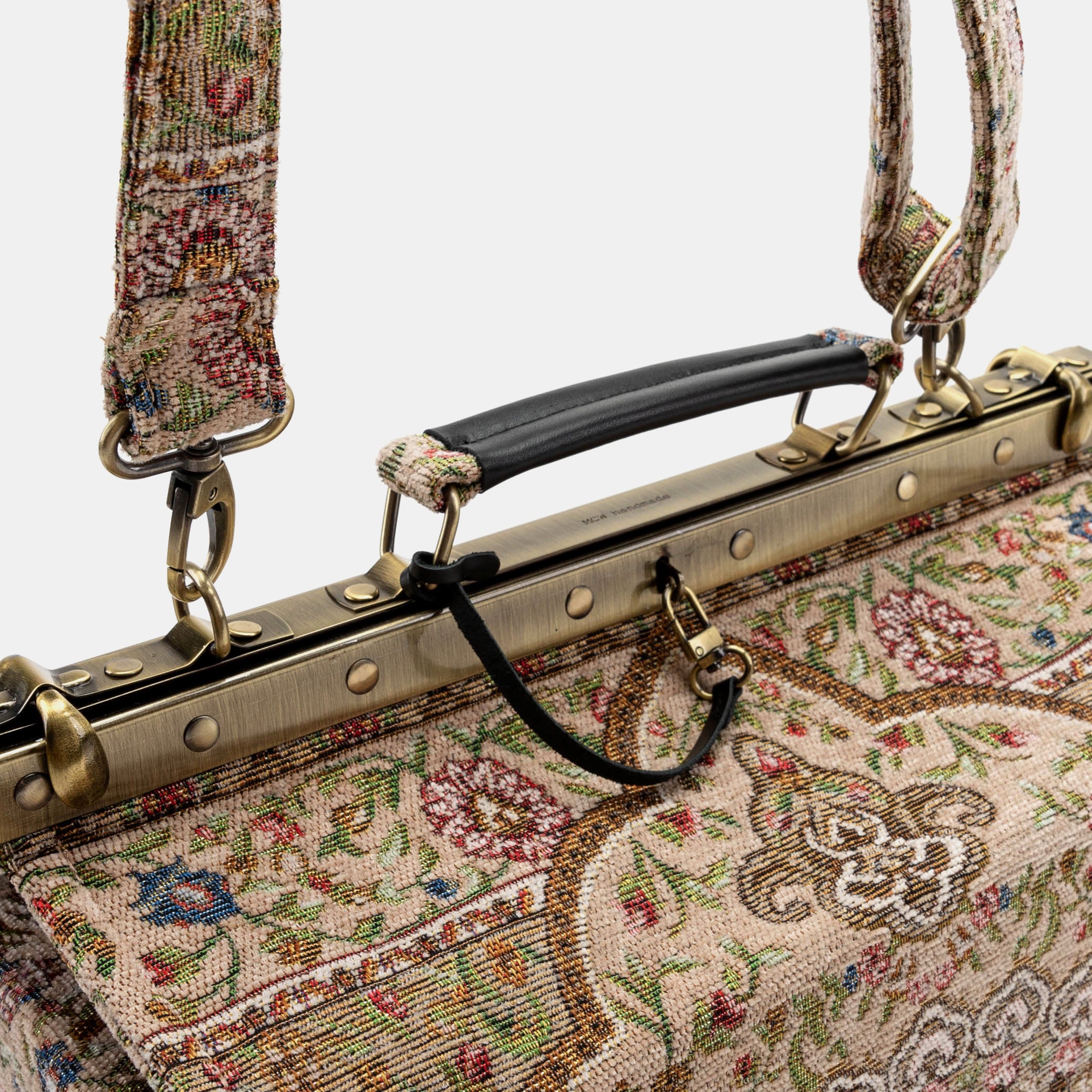 Gladstone Bag Carpet Doctor Bag Victorian Weekender Bag Shoulder Frame Bag Genevieve Oriental Beige Carpetbagger Carpetbag of America handle