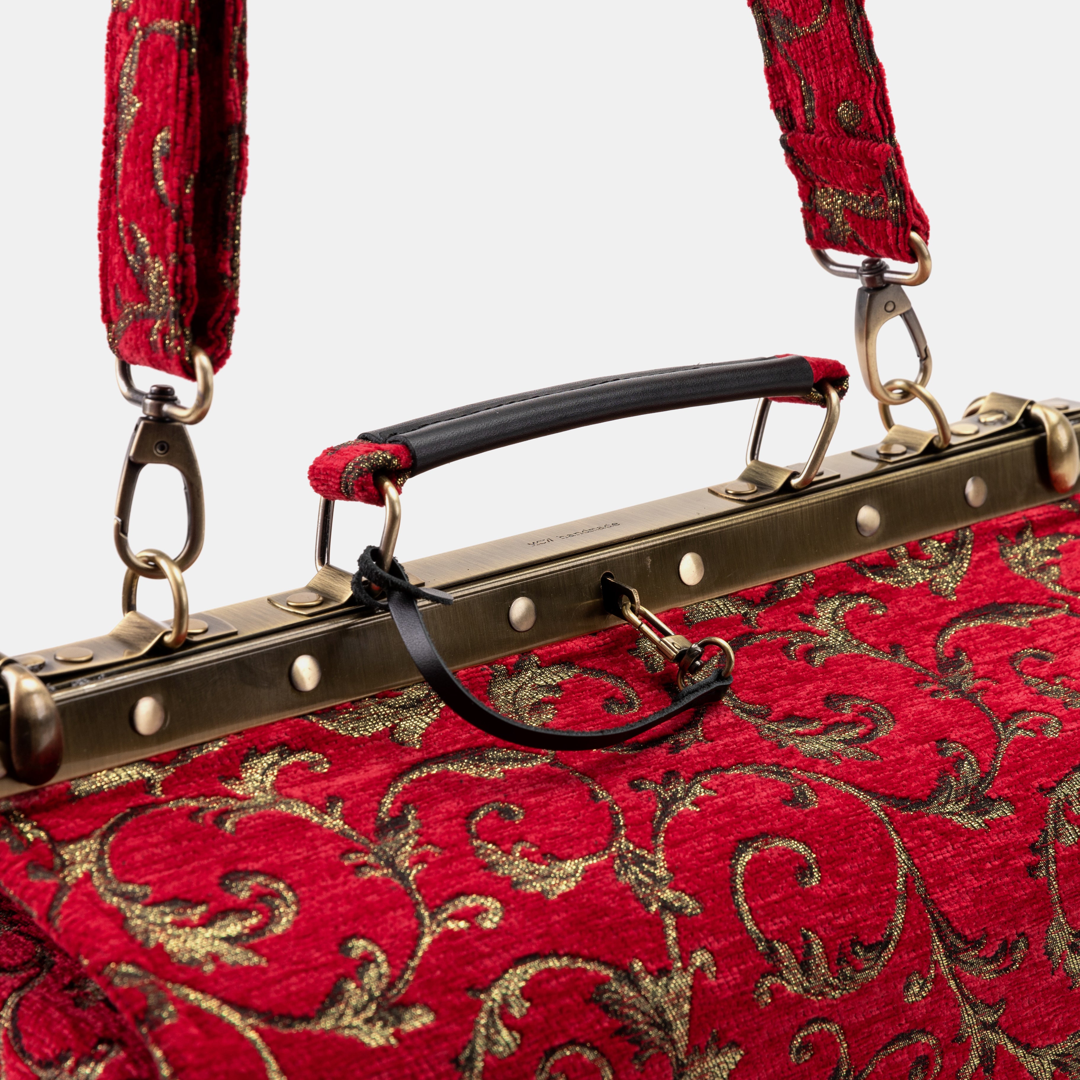 Vintage Ivy Red Genevieve Carpet Gladstone Bag handle