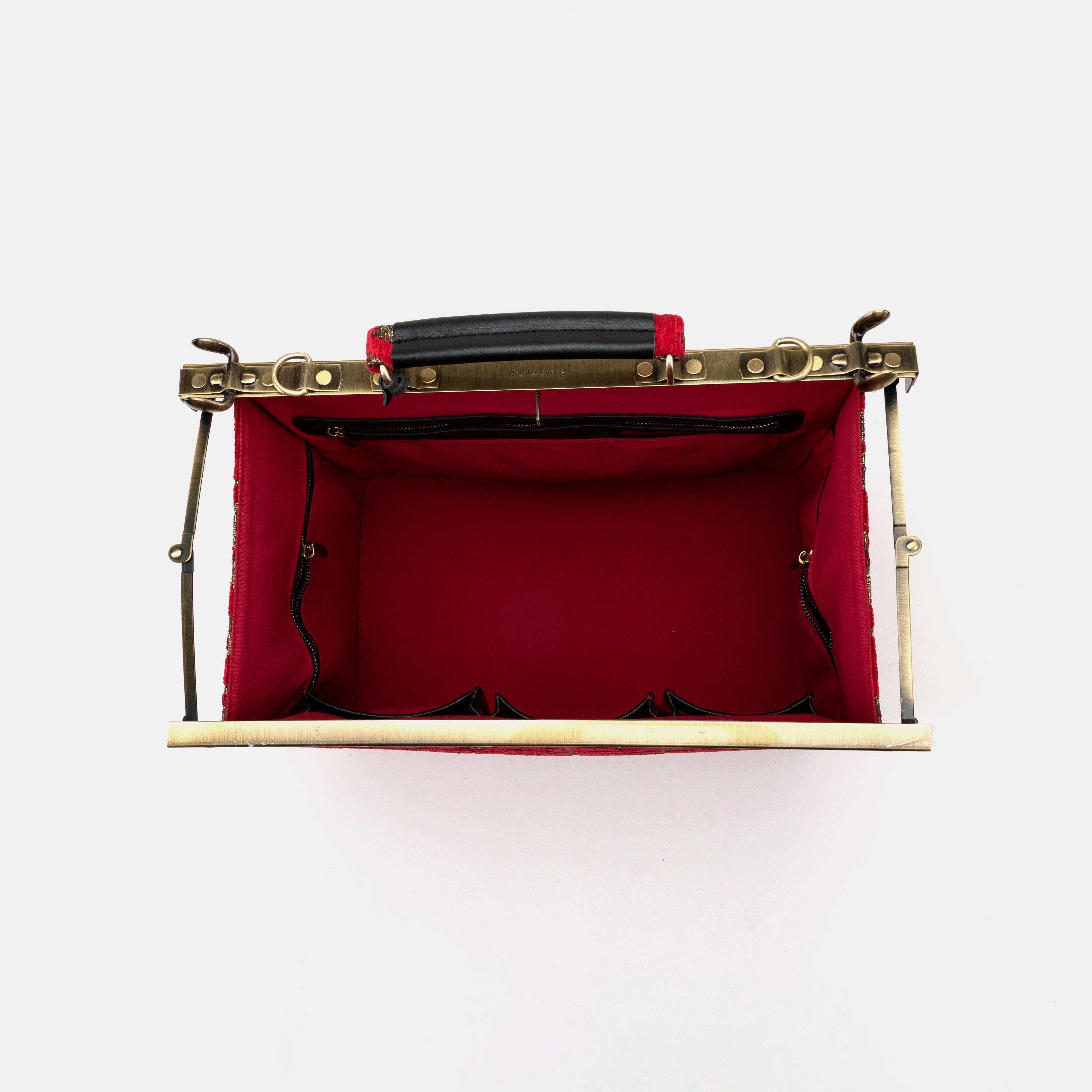 Vintage Ivy Red Genevieve Carpet Gladstone Bag inside
