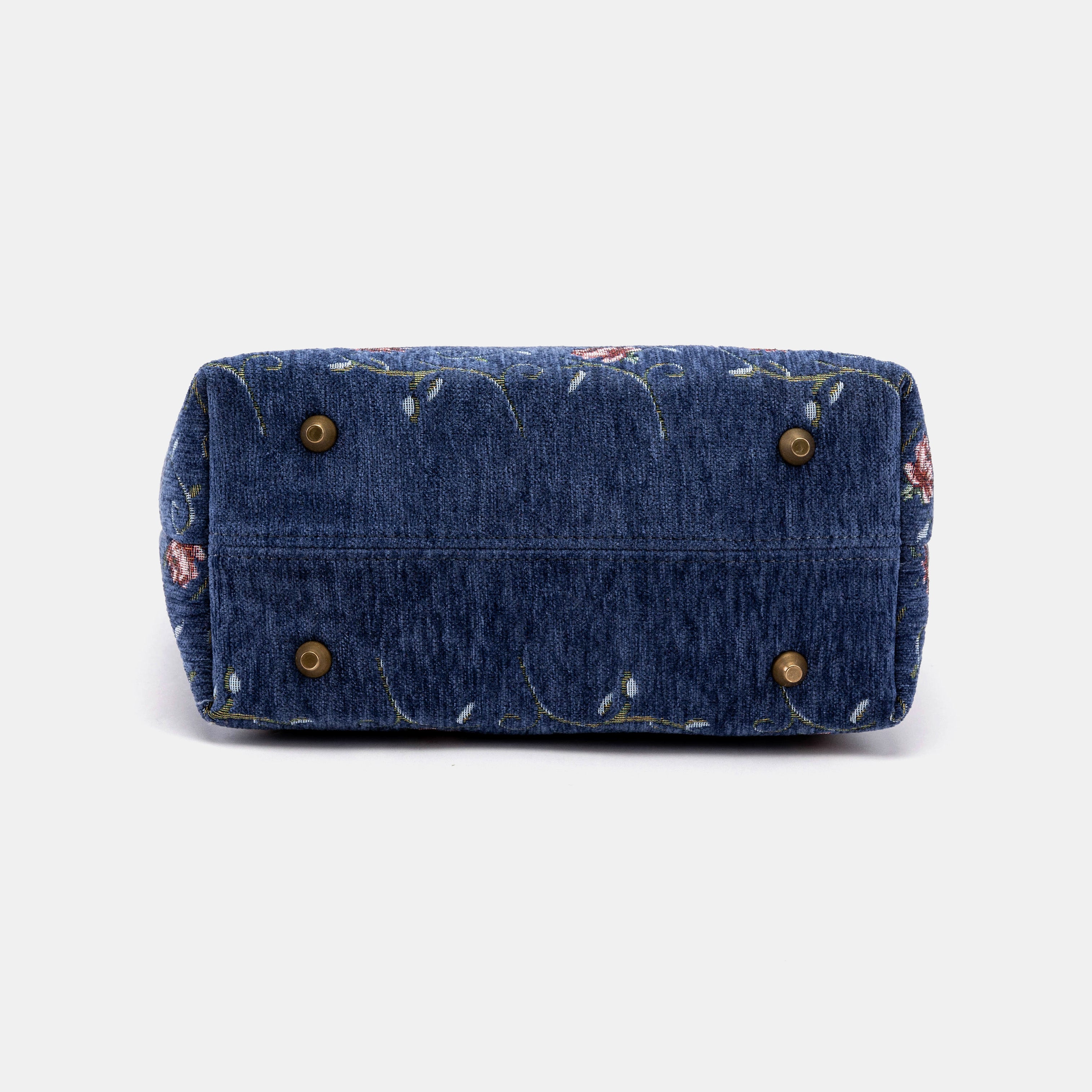 Climbing Rose Blue Everyday Tote bottom