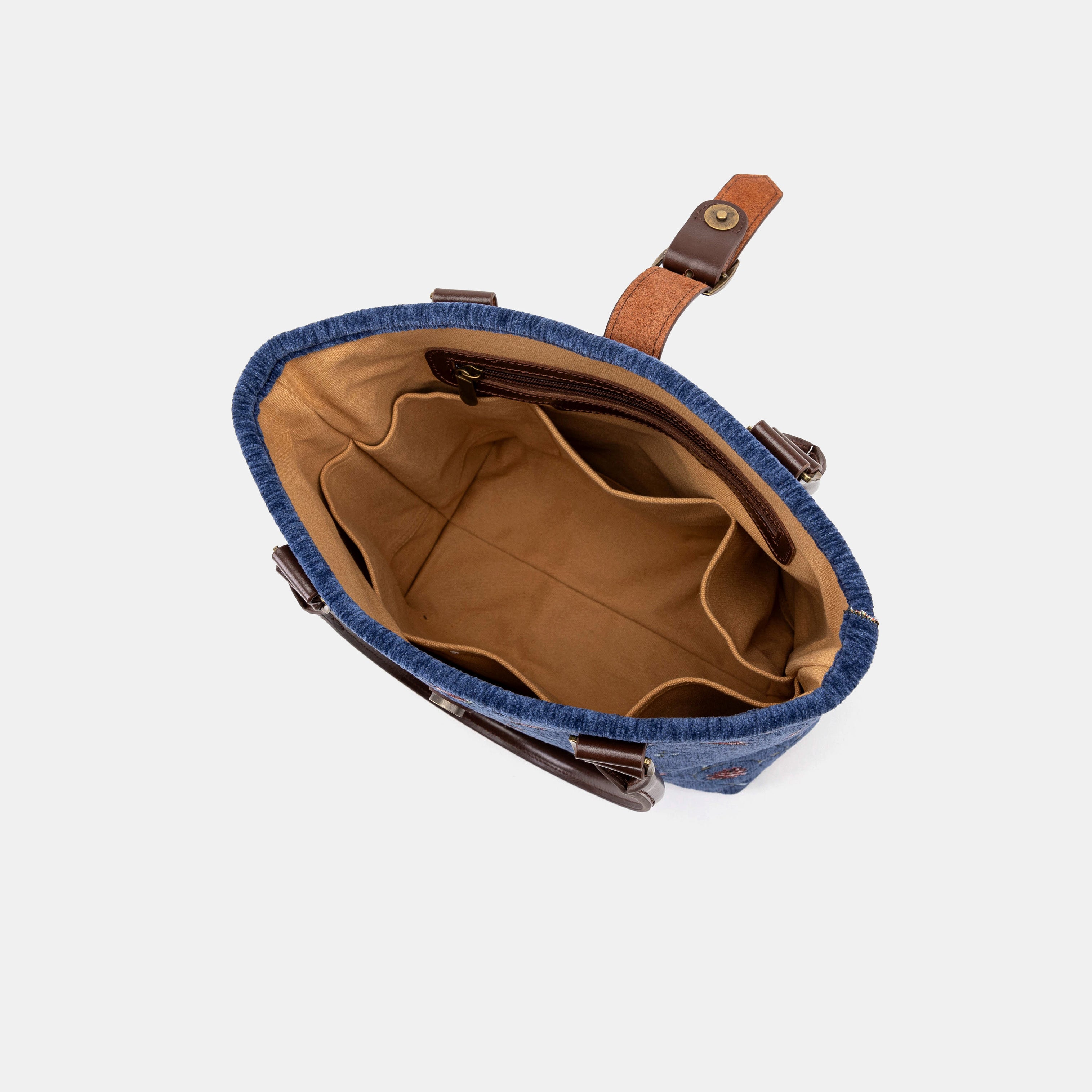 Climbing Rose Blue Everyday Tote inside