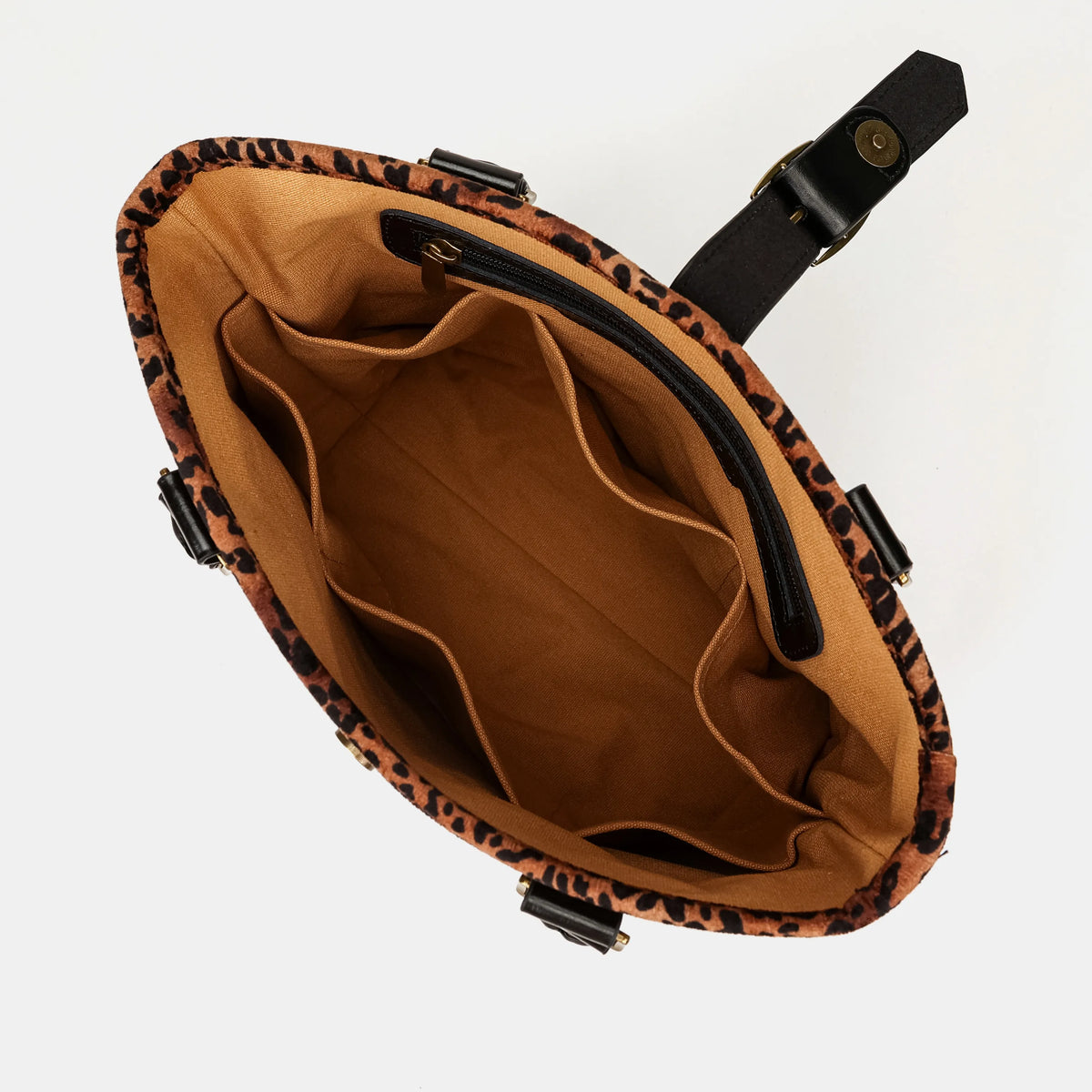 Leopard Classic Everyday Tote Carpetbag of America inside