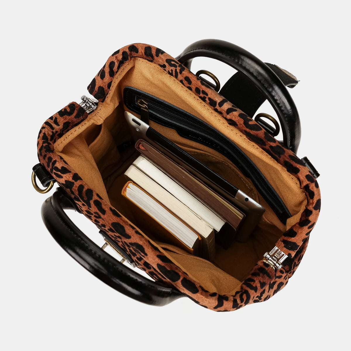 Leopard Classic Everyday Backpack Carpetbag of America in use