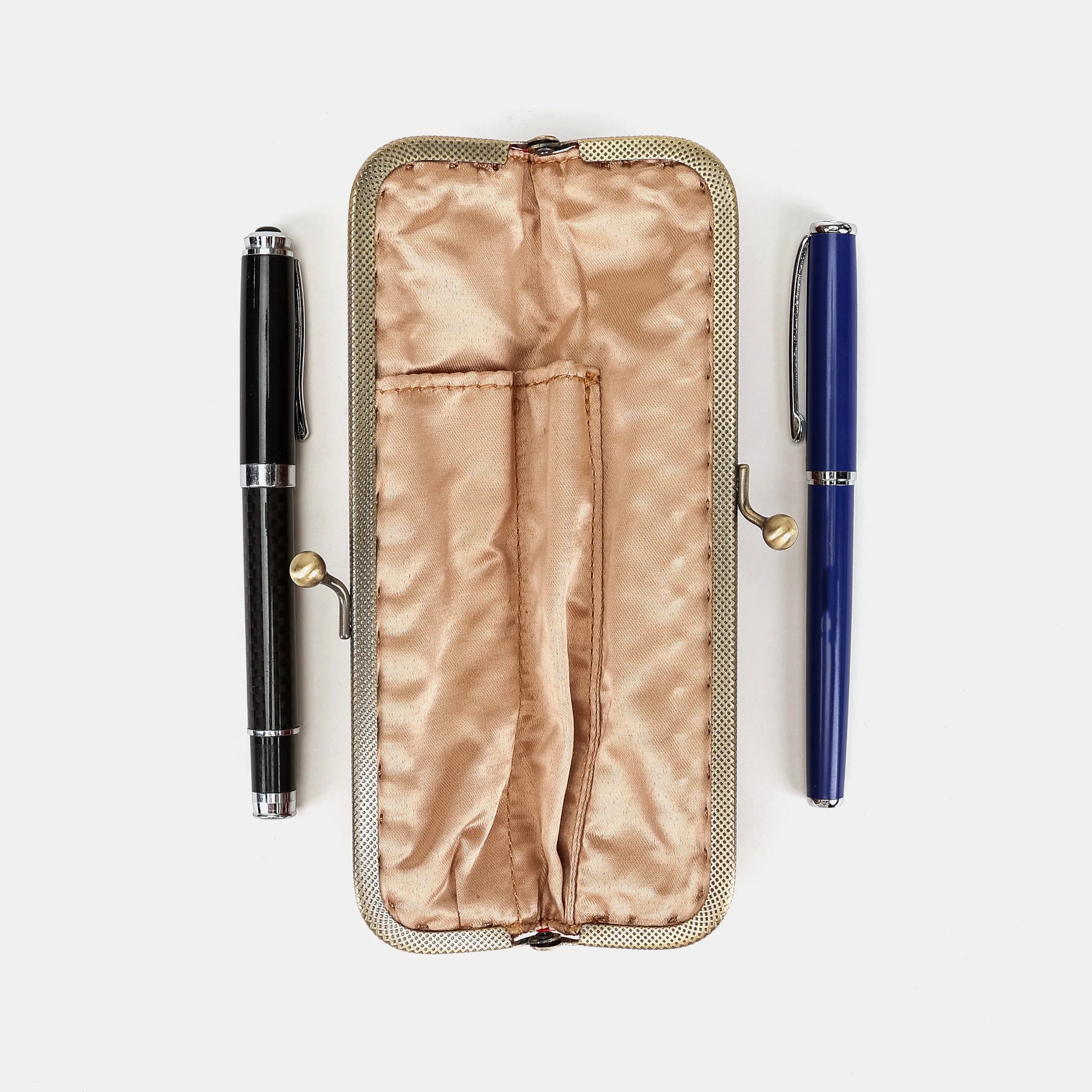 Oriental Red Duo Pen Case of America inisde