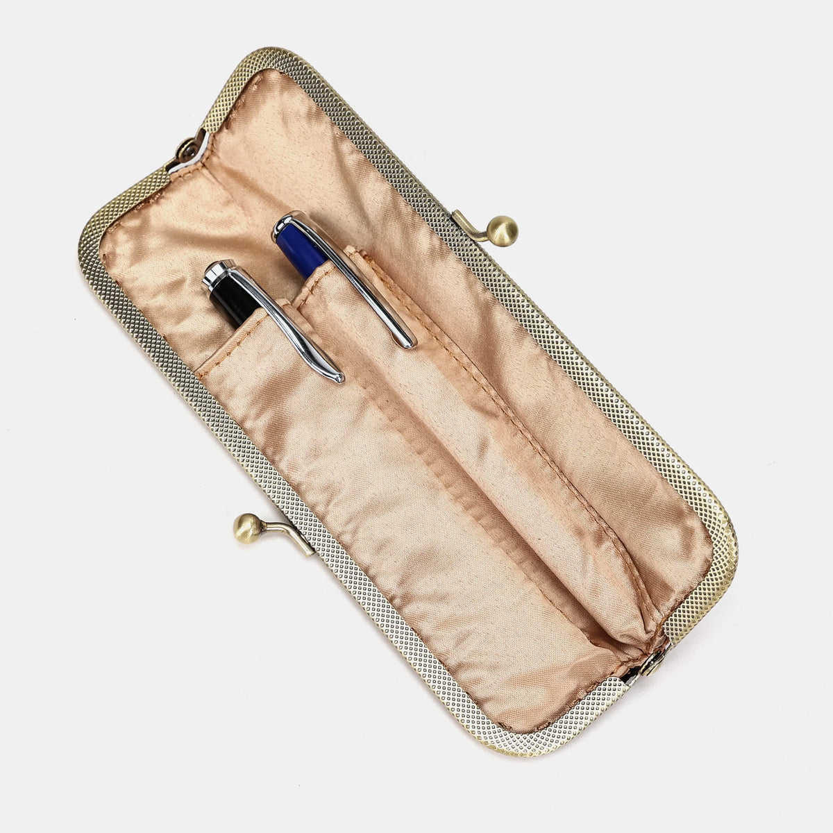 Leopard Classic Duo Pen Case Carpetbag of America in use