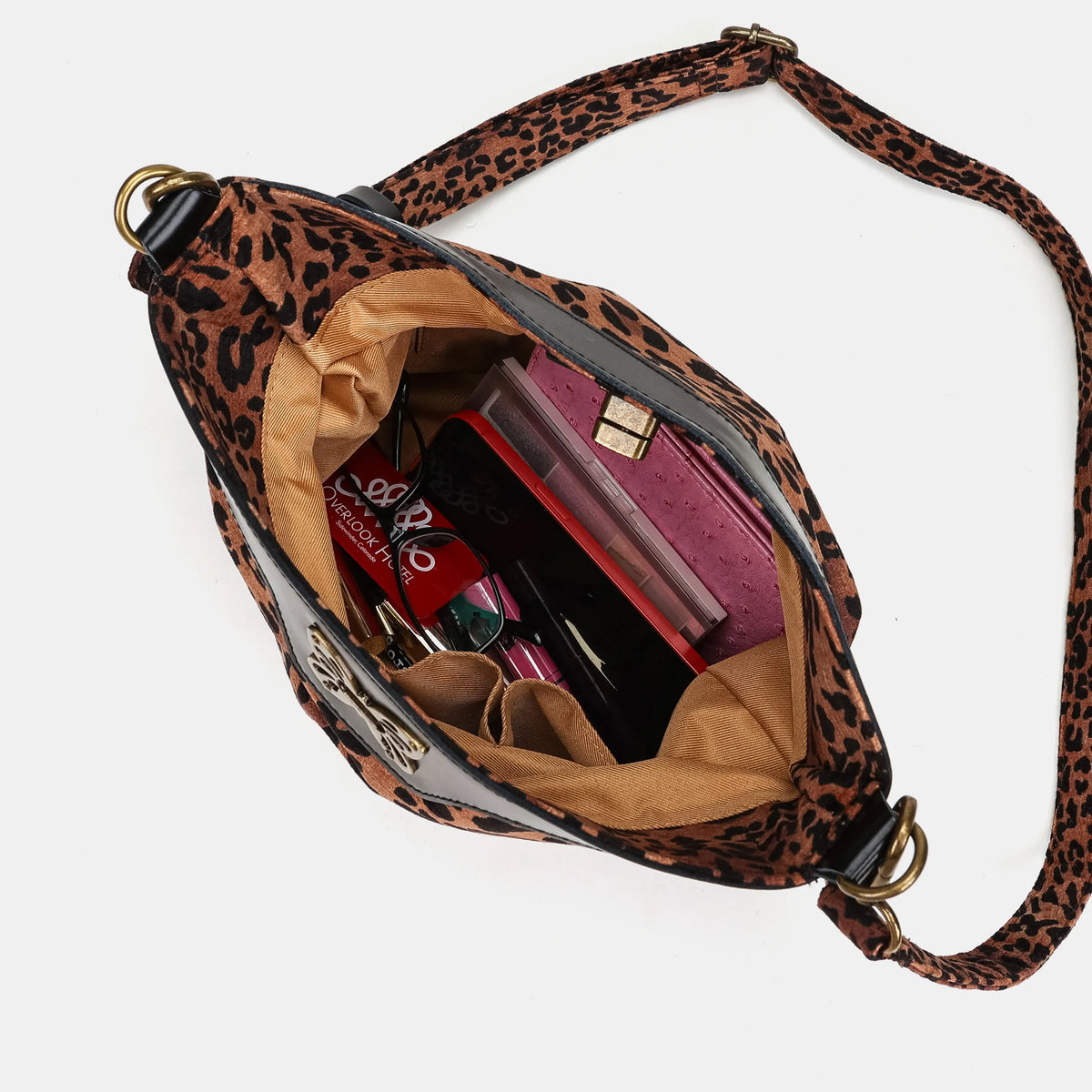 Leopard Classic Butterfly Crossbody Bag Carpet bag of America in use