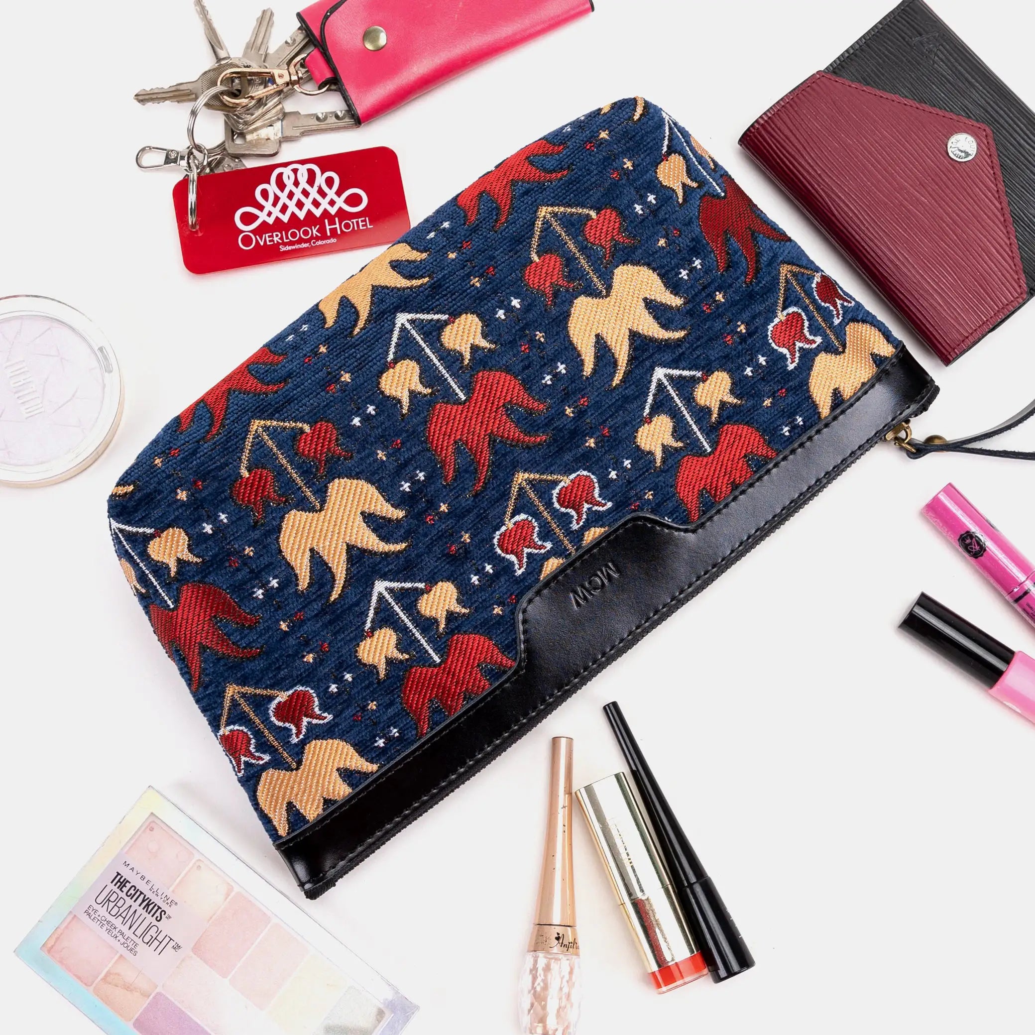 Poppy Bloom Carpet Makeup Bag Carpetbag of America in use