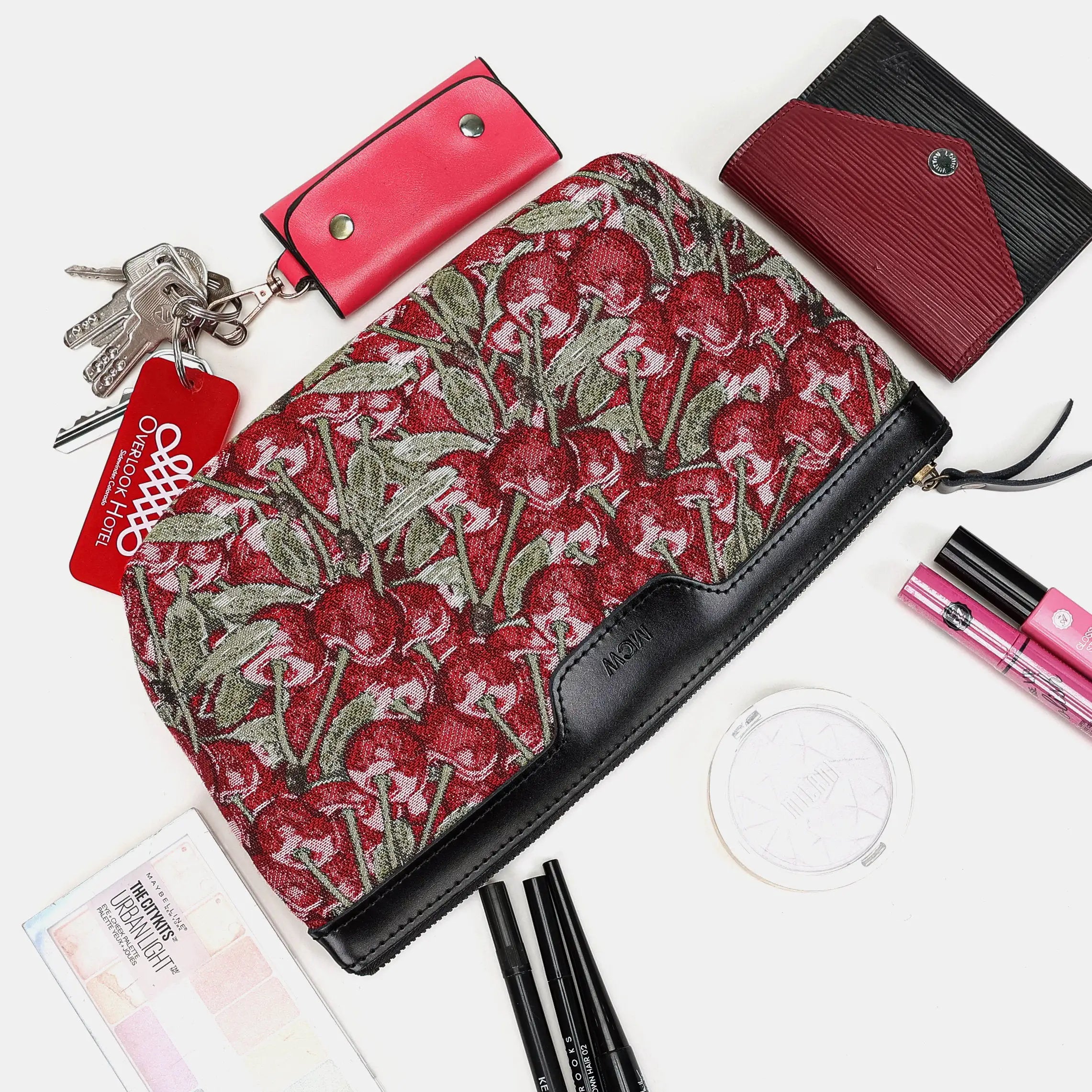 Cherry Cascade Carpet Makeup Bag Carpetbag of America capacity