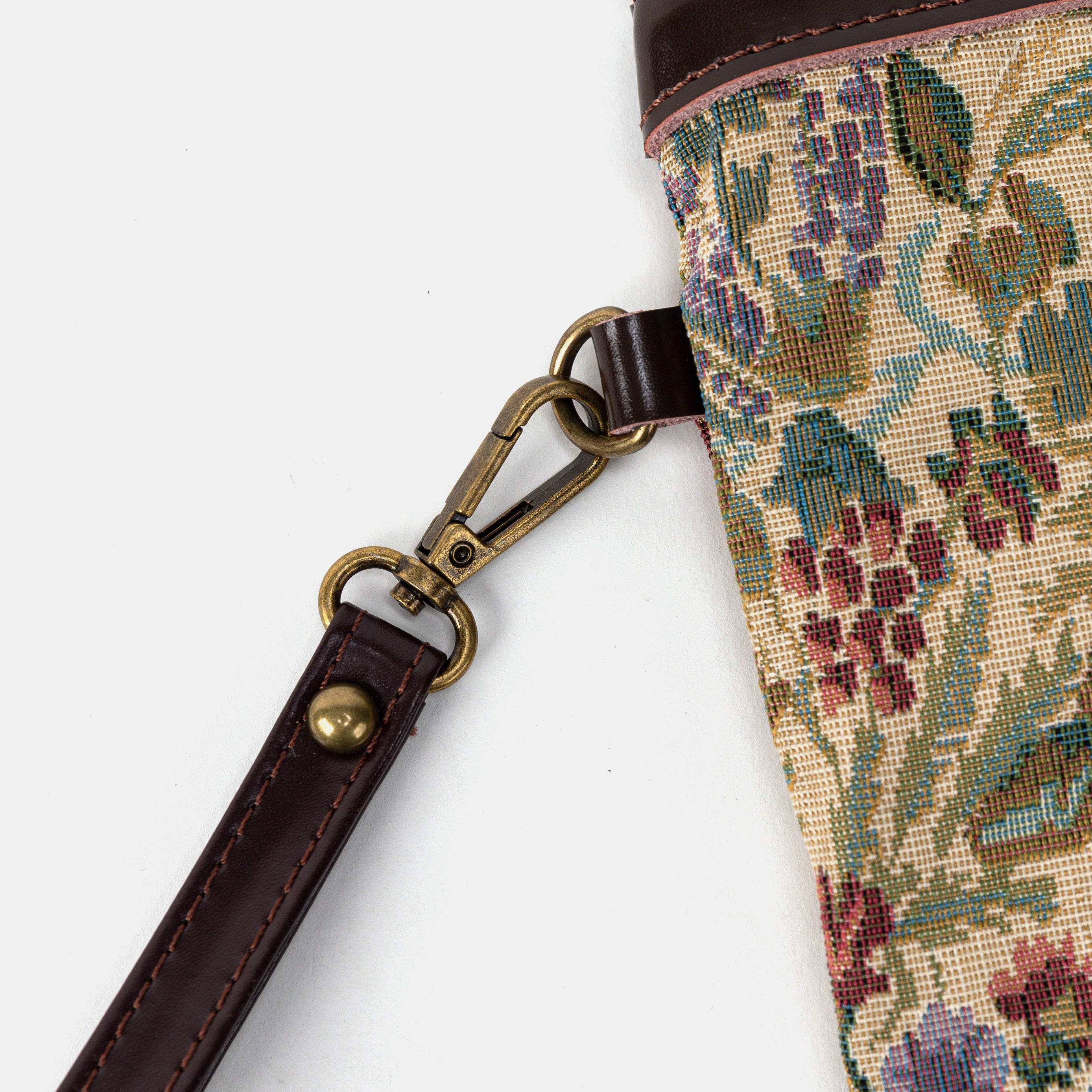 Spring Valley Mint Wristlet Clutch hook & D ring