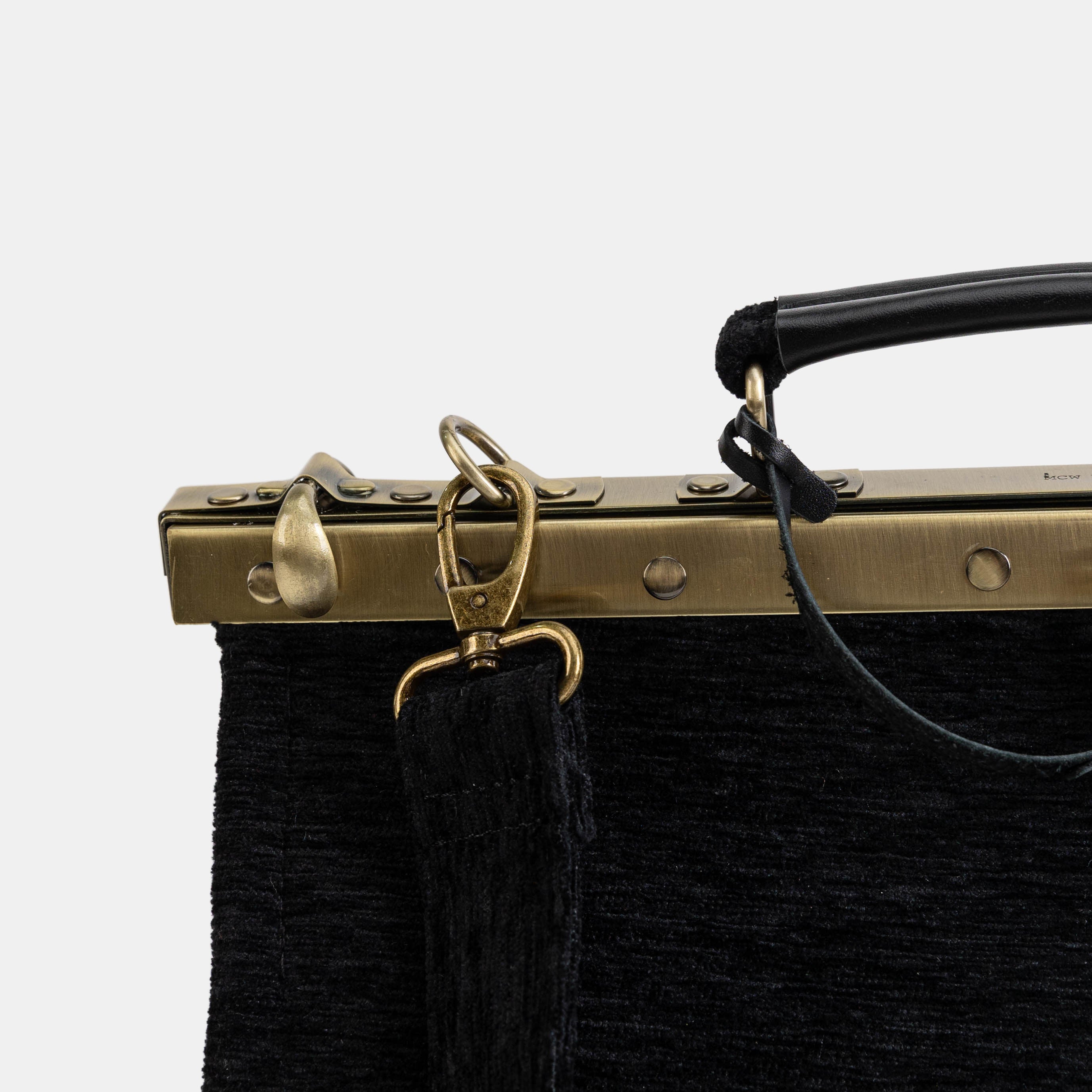 Gladstone Bag Carpet Doctor Bag Victorian Weekender Bag Shoulder Frame Bag Celine Solid Black Carpetbagger Carpetbag of America shoulder strap clasp