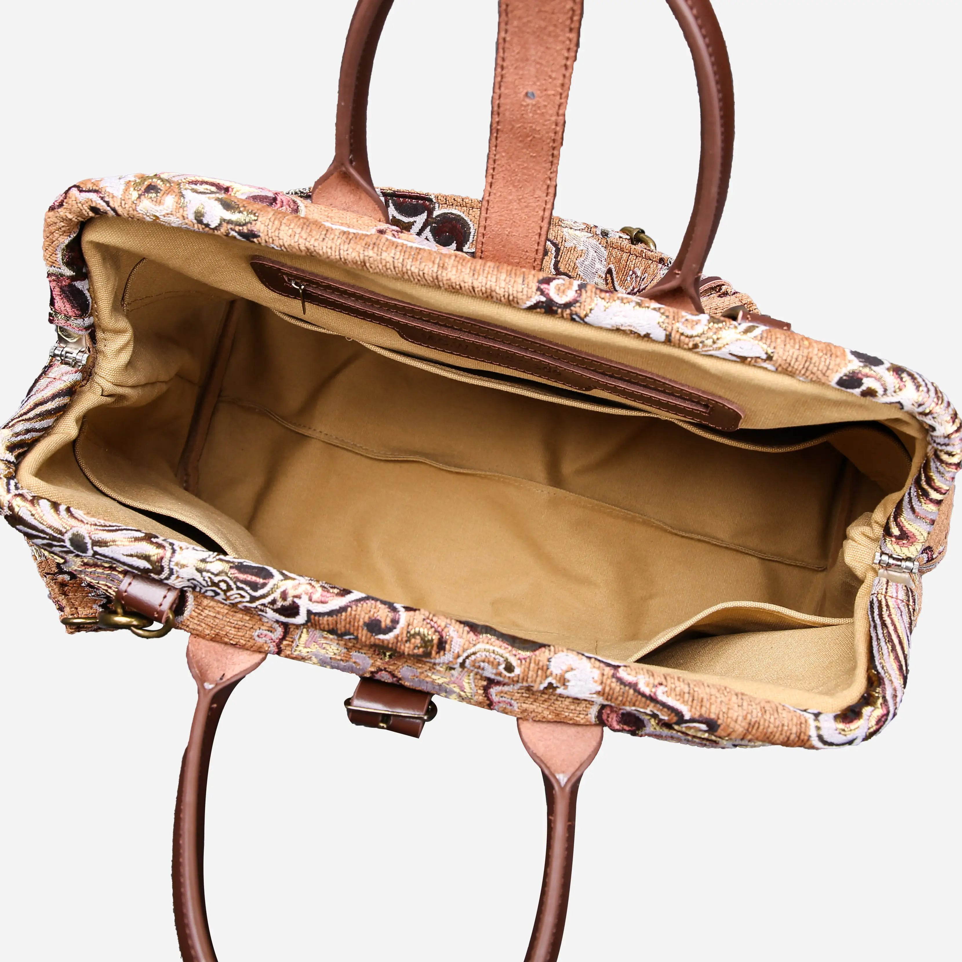 Chateau Nostalgia Brown Mary Poppins Weekender Carpetbag of America open