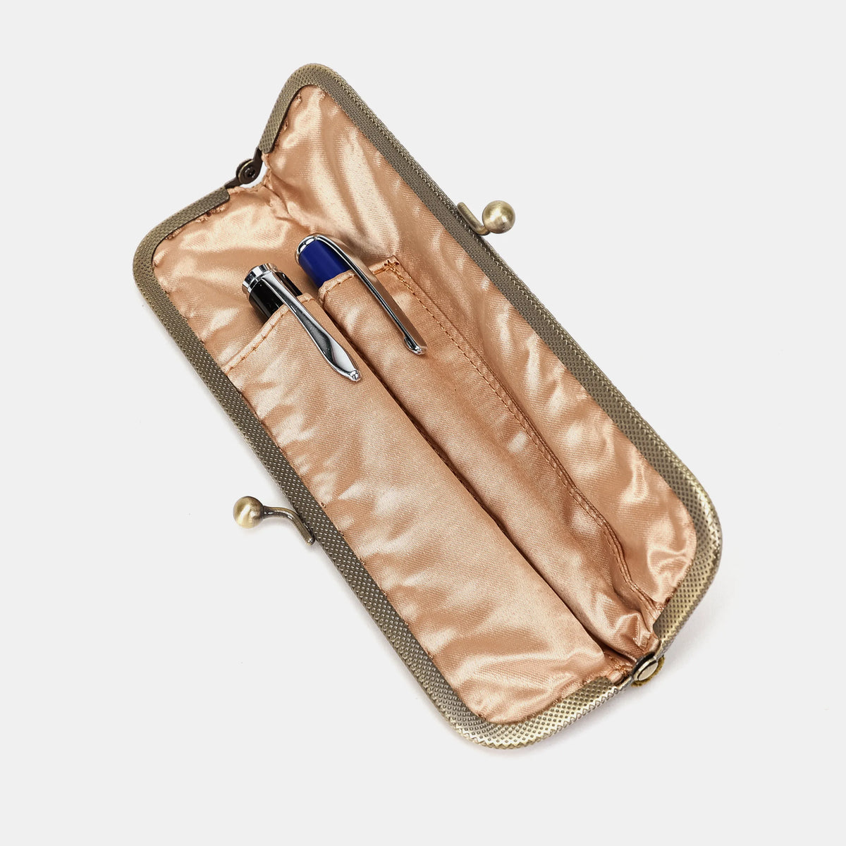 Climbing Rose Duo Pen Case Carpetbag of America open