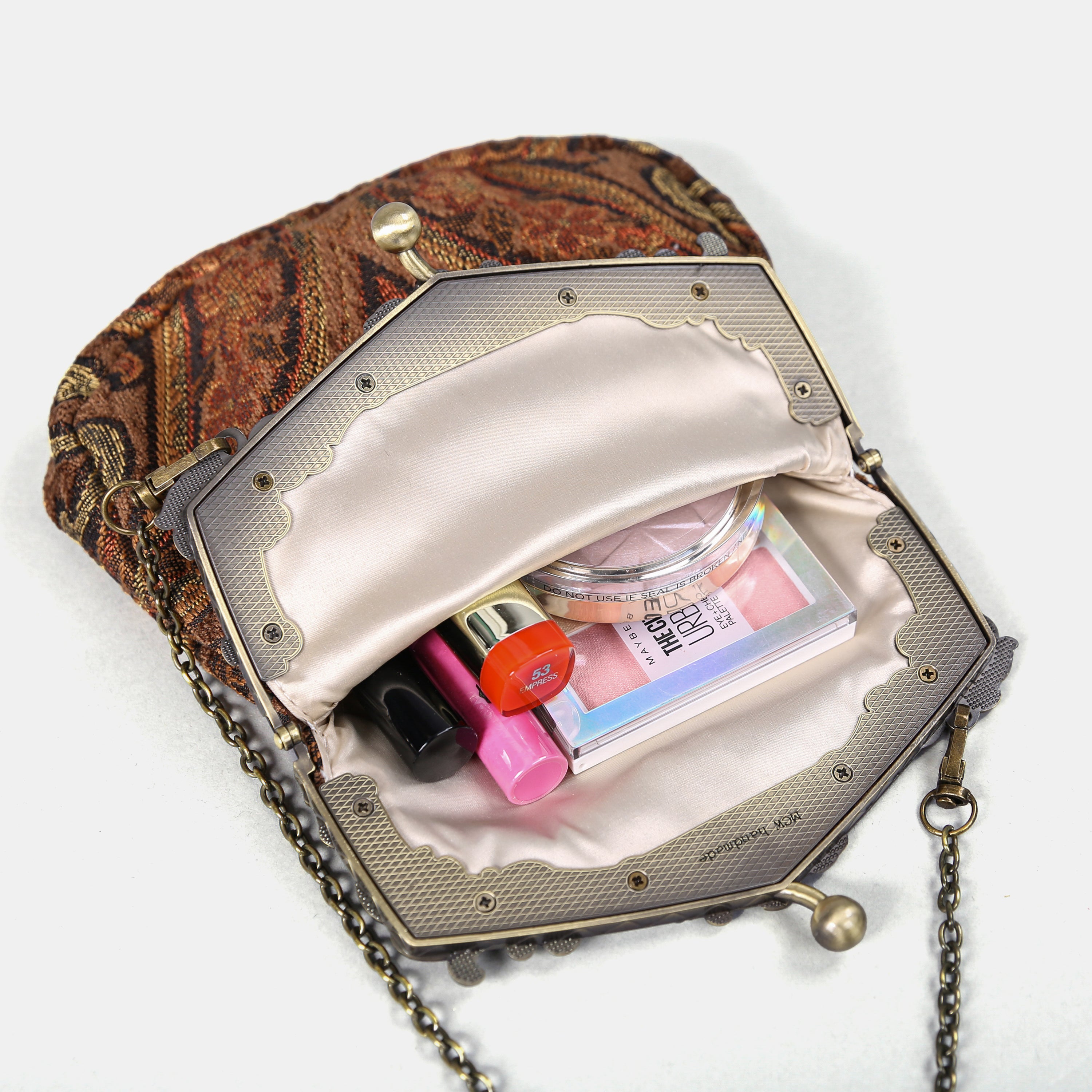 Damask D. Brown Chatelaine Purse Large carpet bag of America in use